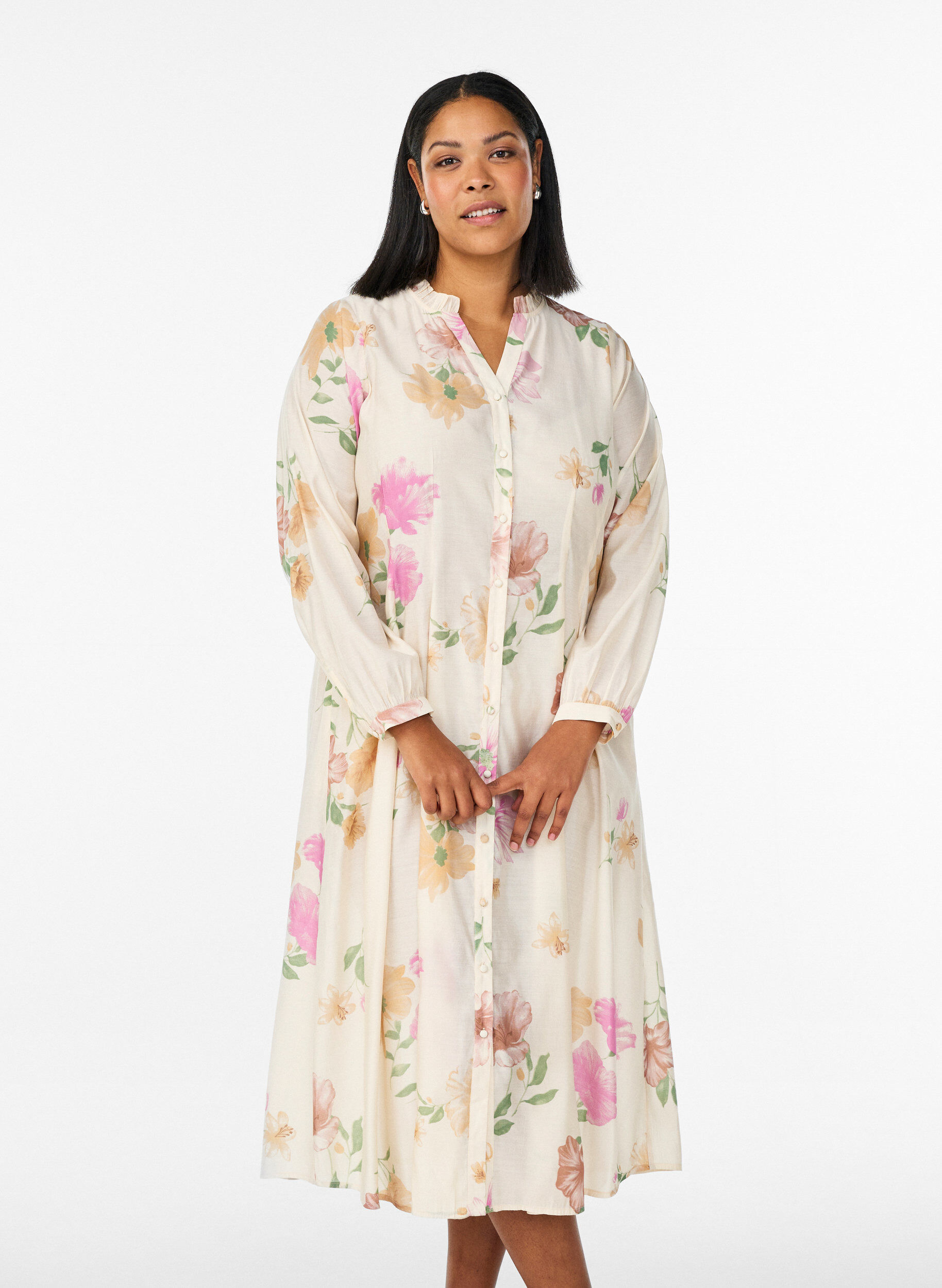 Robe midi fleurie avec col &agrave; volants et fermeture boutonn&eacute;e, Beige, Model