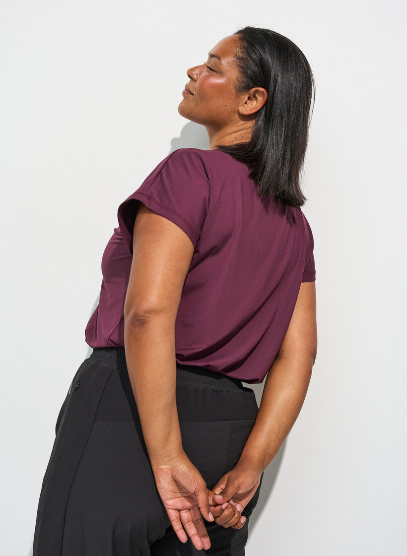 T-shirt de sport couleur unie, Bordeaux, Model image number 2