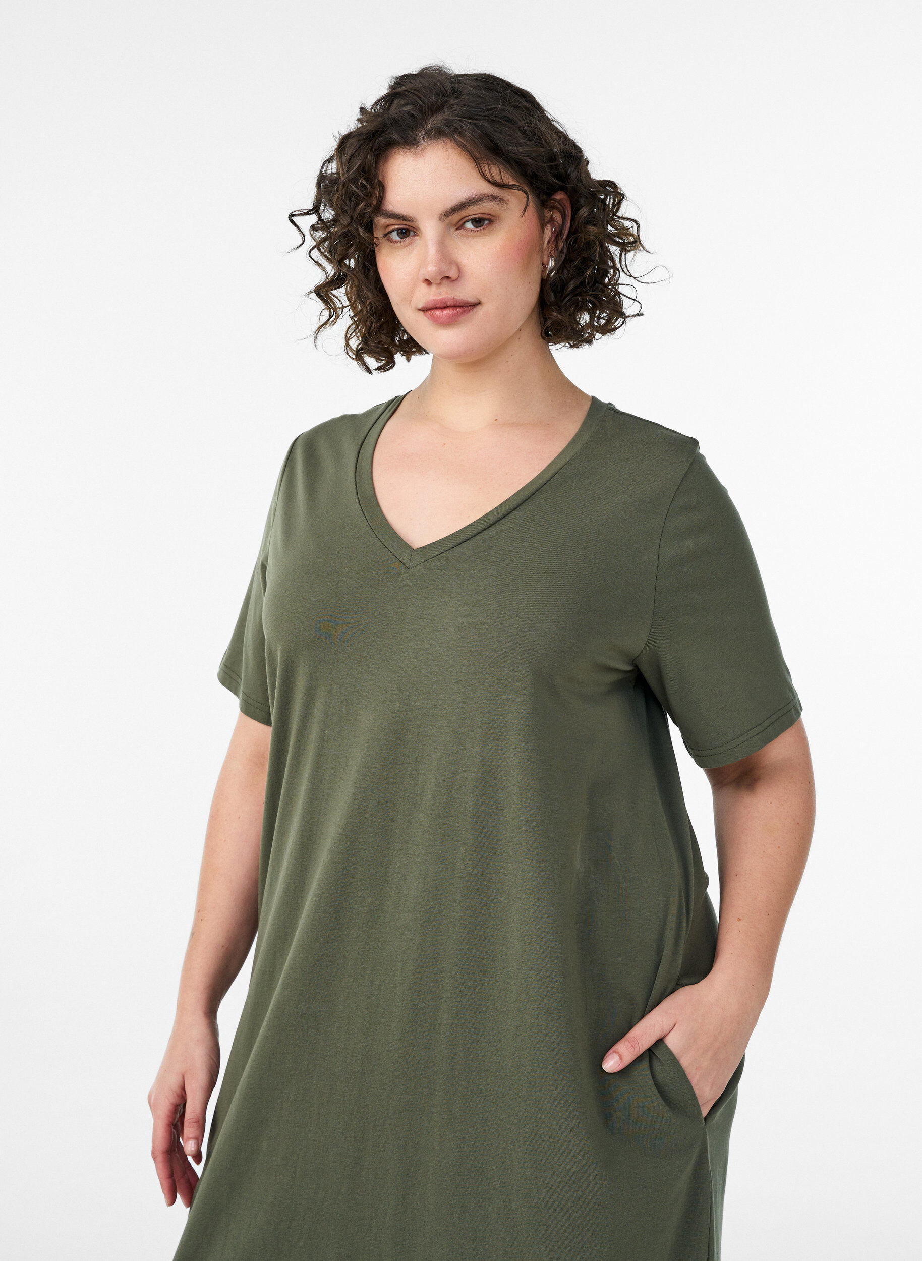 Zizzi Robe T-shirt midi avec col en V, 2151, Model image number 2