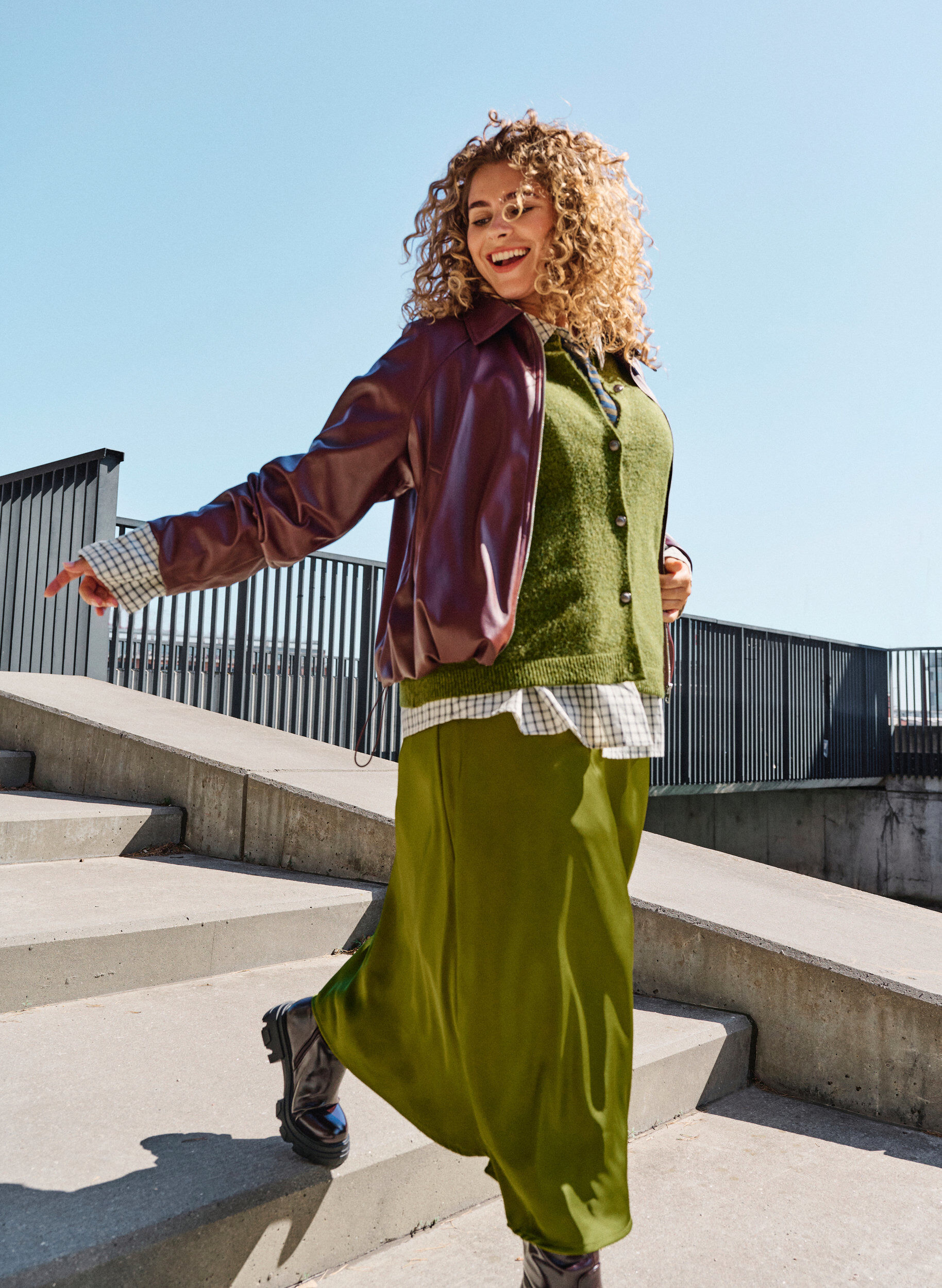 Jupe midi en satin