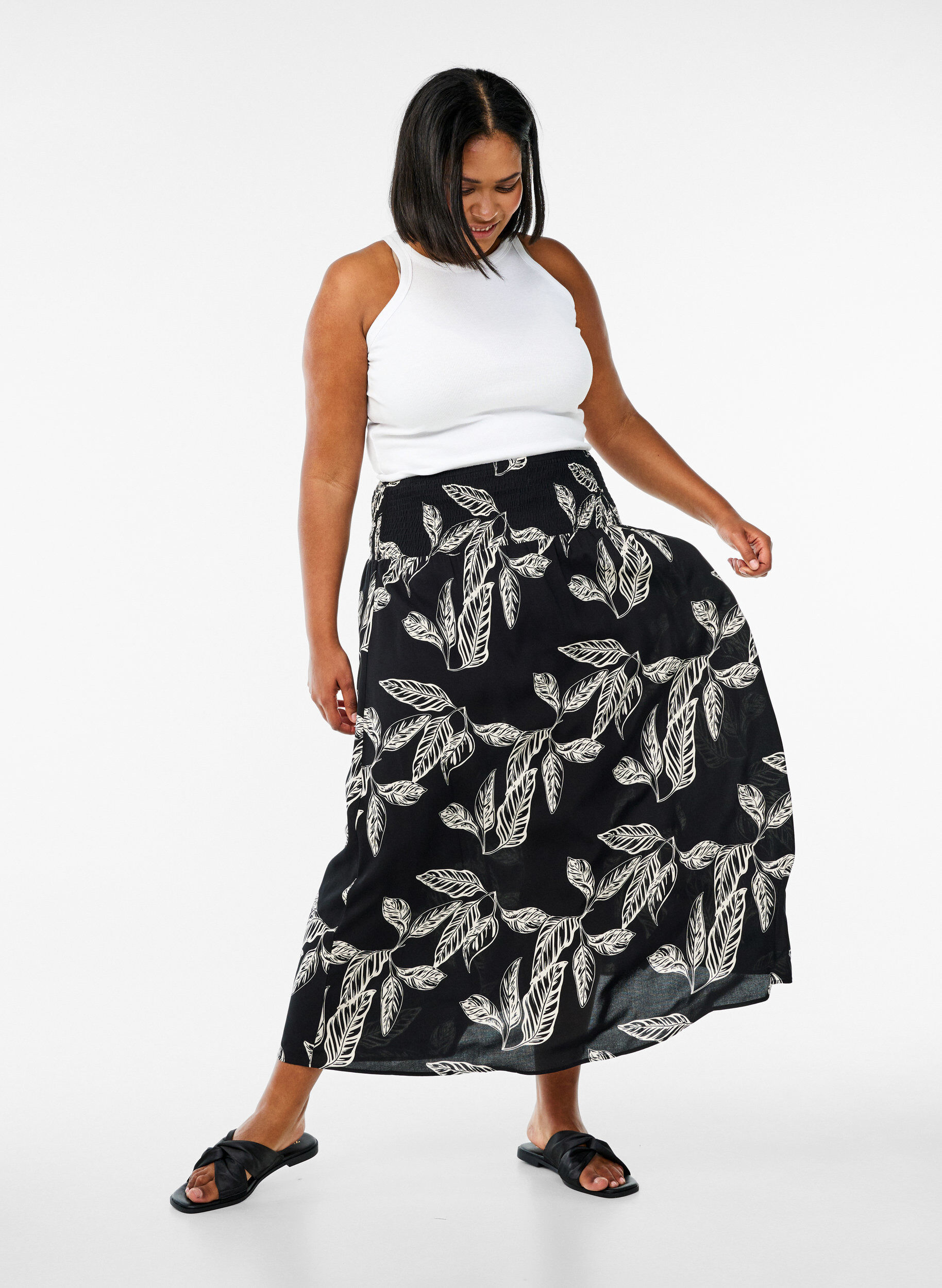 ZizziJupe longue en viscose avec smocks, Noir, Model image number 2