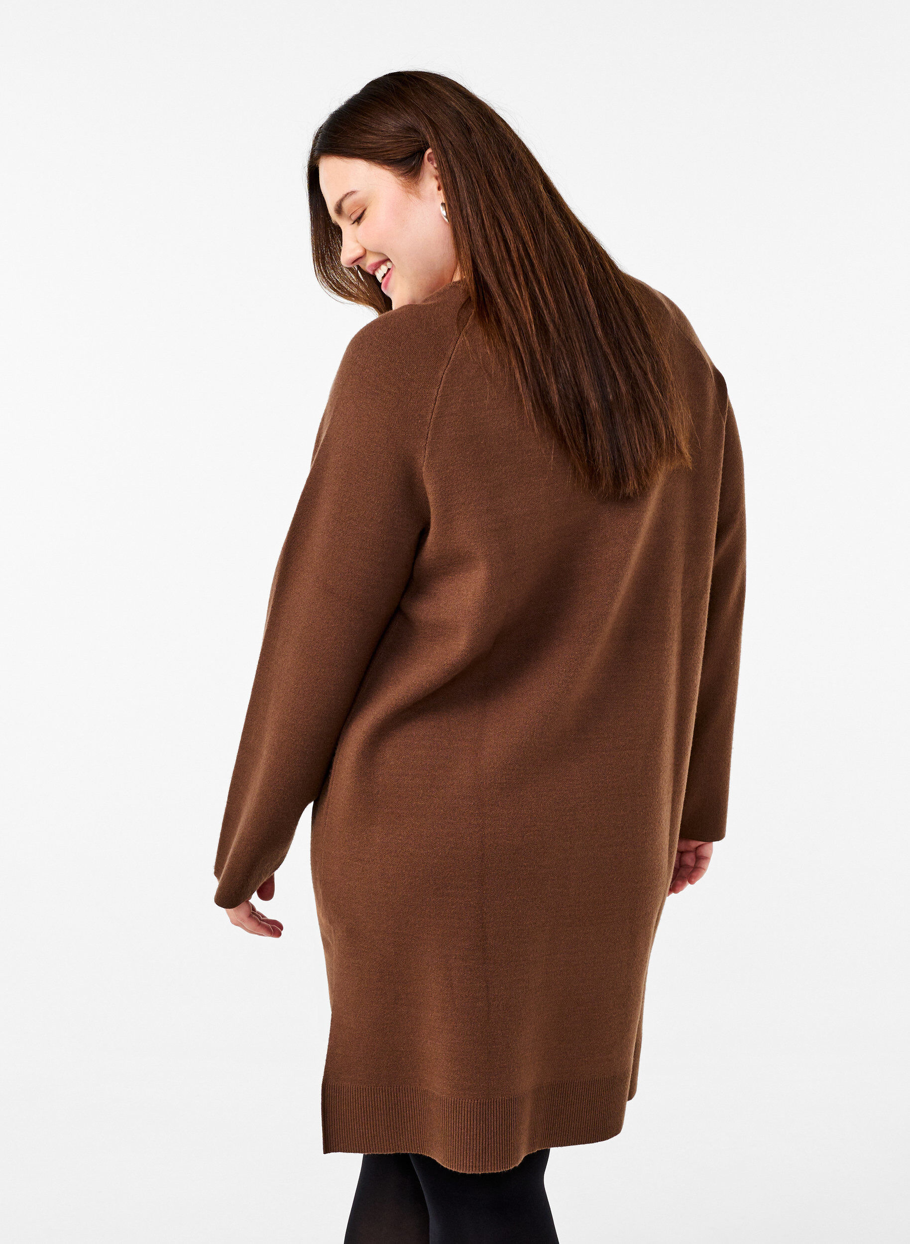 Zizzi Robe en maille avec col rond &agrave; fente, Marron, Model image number 2