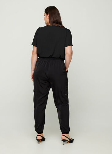 Pantalon ample avec de grandes poches, Black, Model image number 0