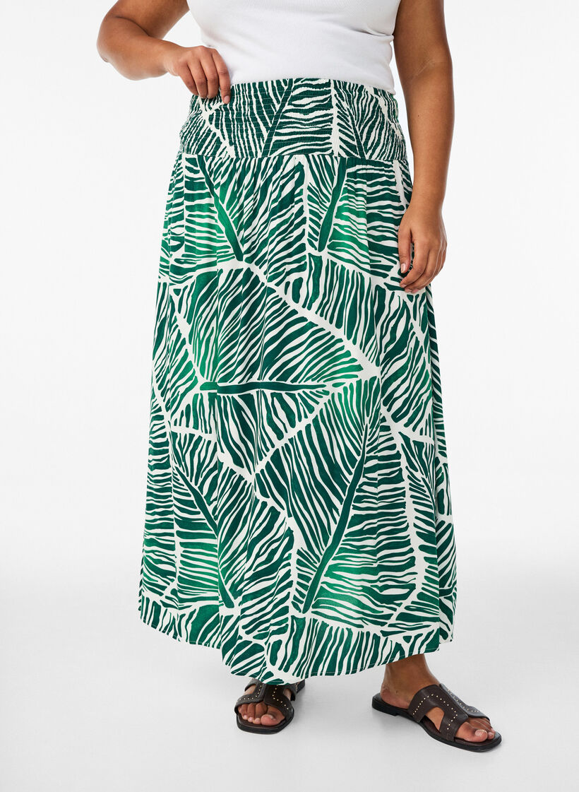 Jupe longue en viscose avec smocks, Vert, Model image number 2