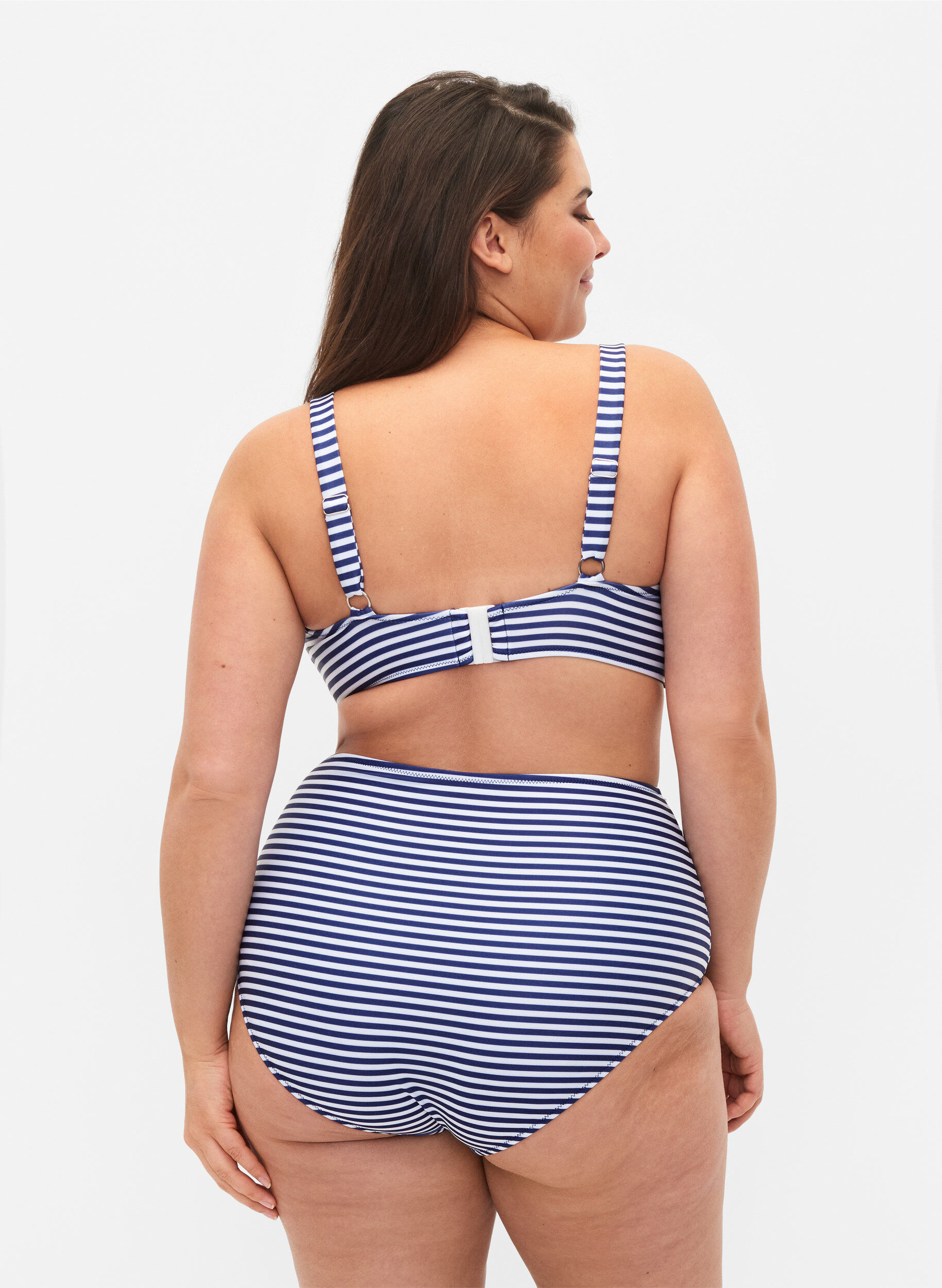 Zizzi Bas de bikini &agrave; ray&eacute;e avec taille haute, Bleu, Model image number 1