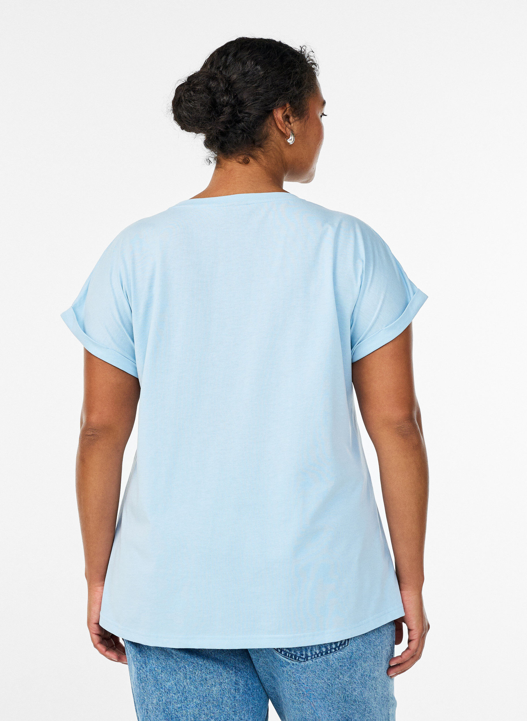 Zizzi T-shirt &agrave; manches courtes en m&eacute;lange de coton, Bleu Clair, Model image number 2