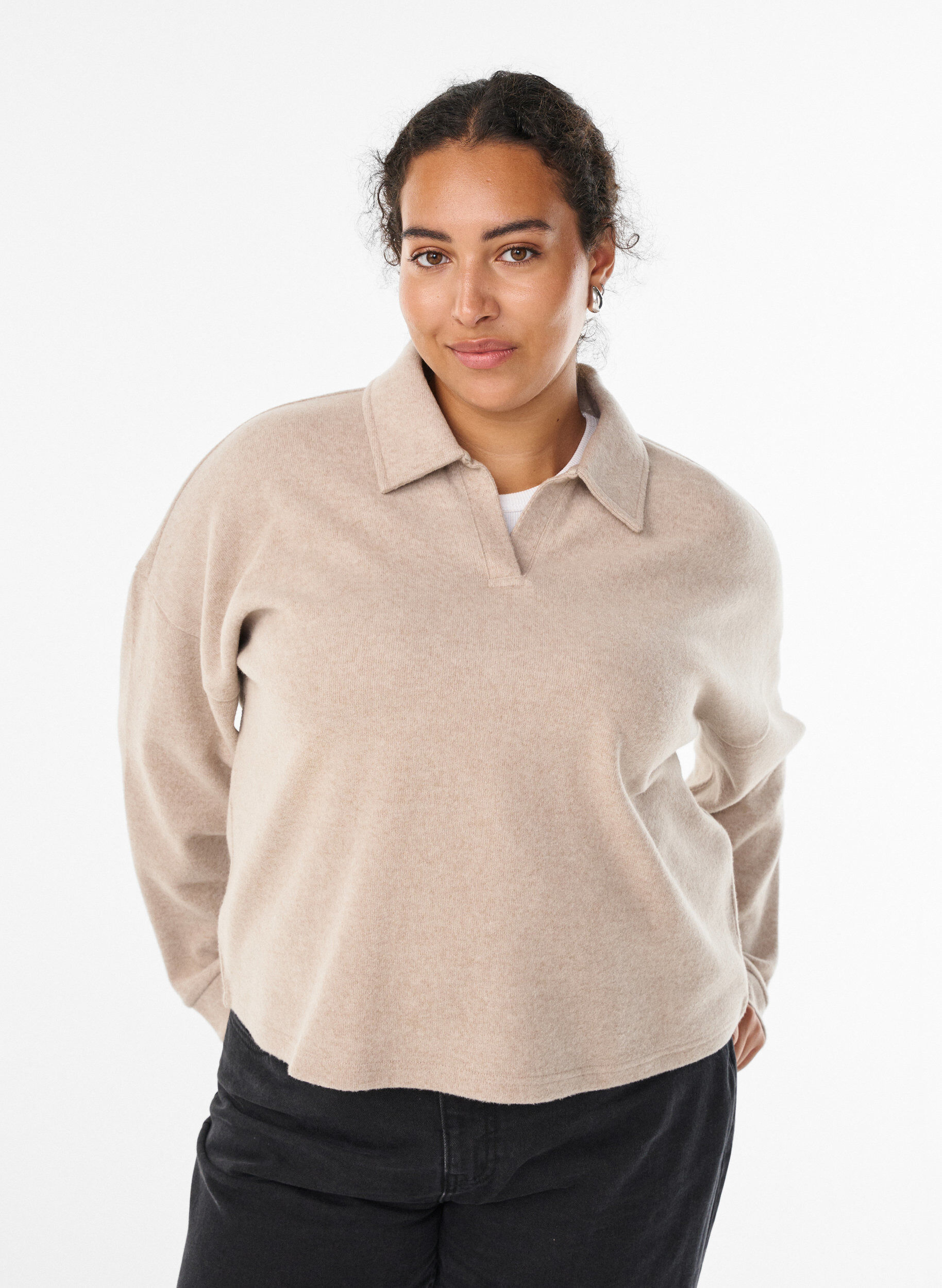 Blouse en jersey avec col et d&eacute;collet&eacute; en V, Beige, Model