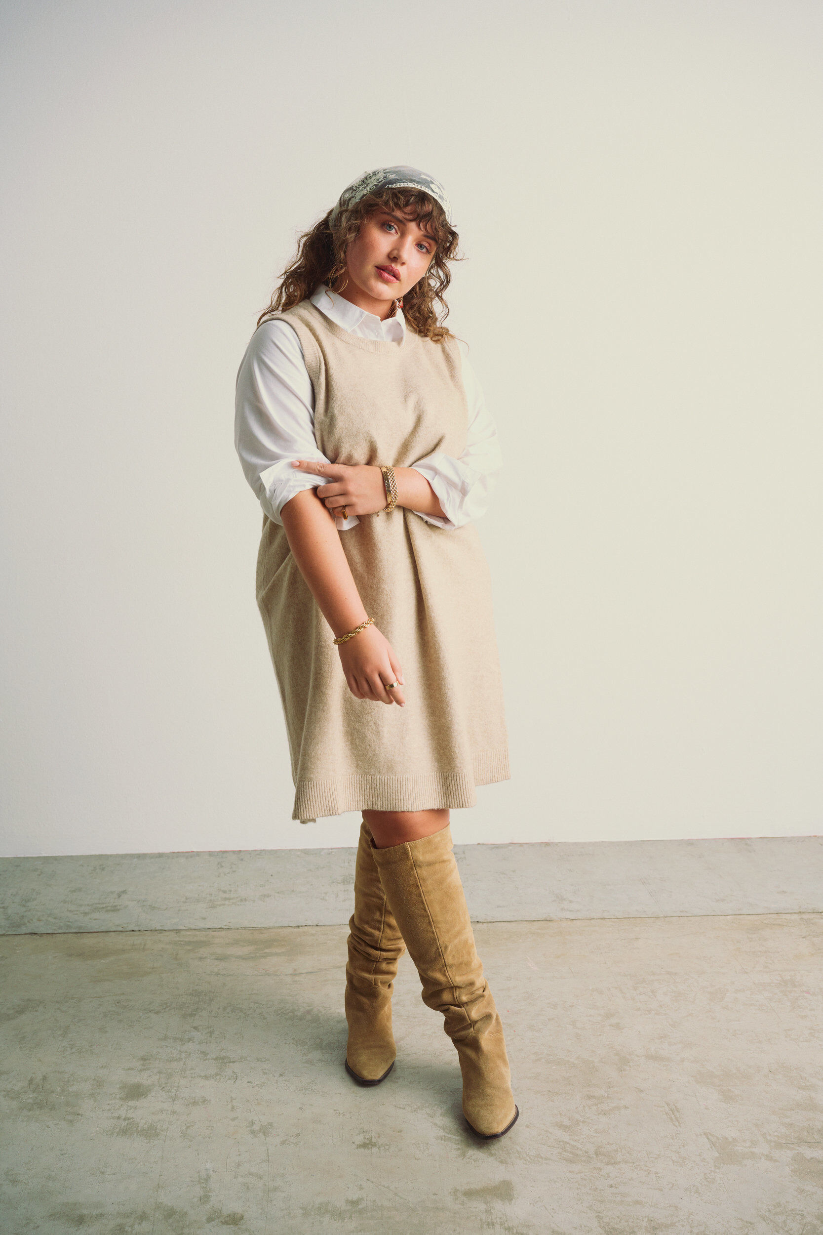 Zizzi Robe courte en maille sans manches, Beige, Image image number 0