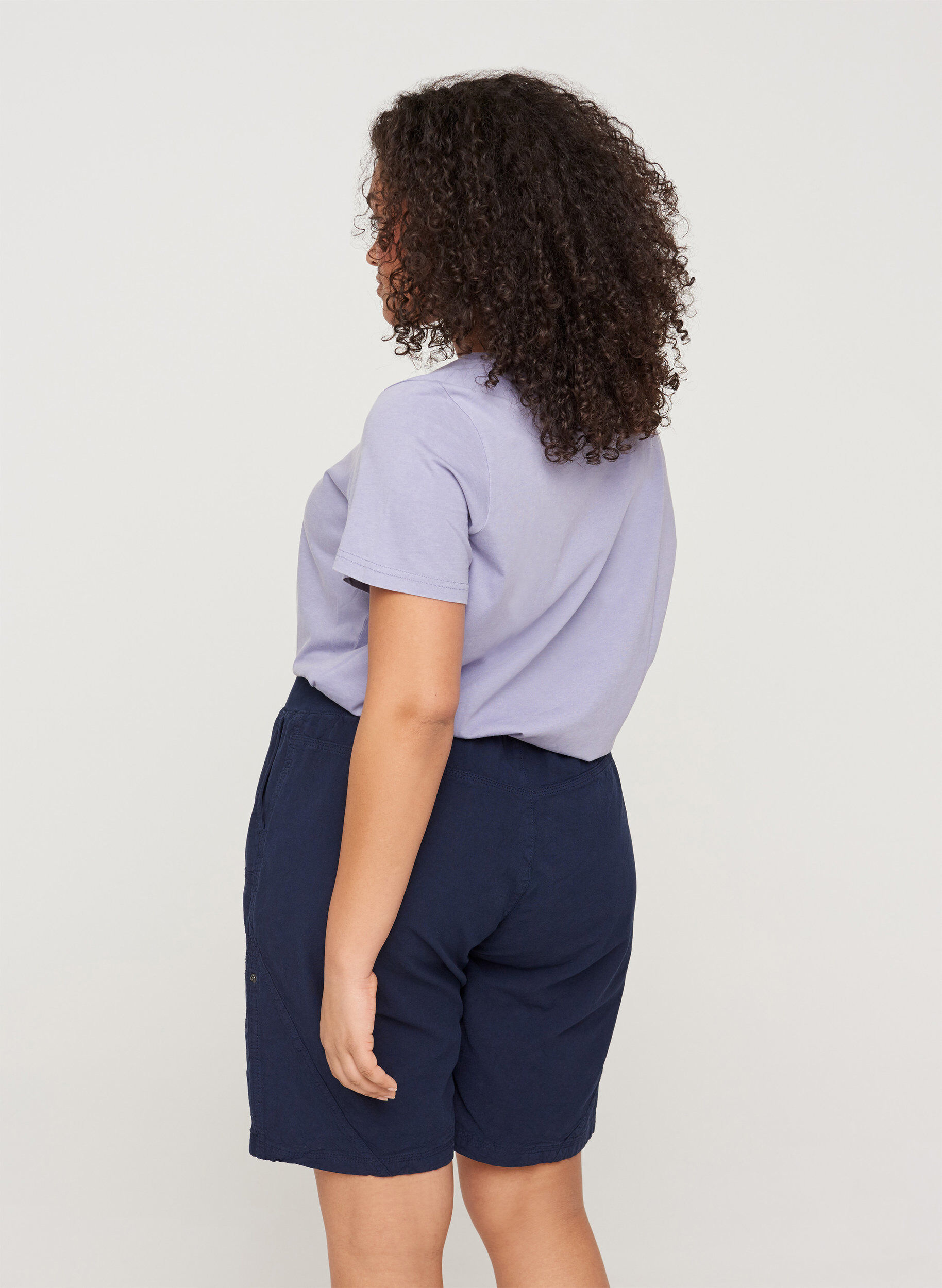 Zizzi Short ample avec poches en coton, Bleu, Model image number 2