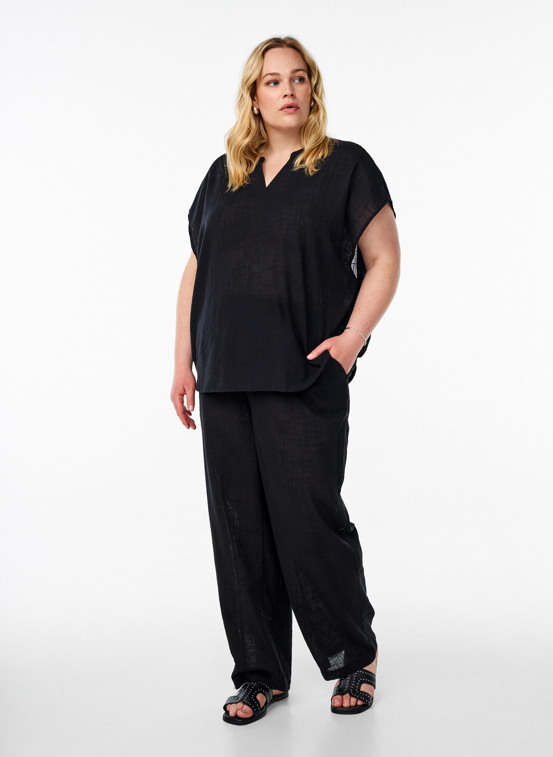 Zizzi FLASH - Pantalon coupe droite avec taille haute, Noir, Model image number 0