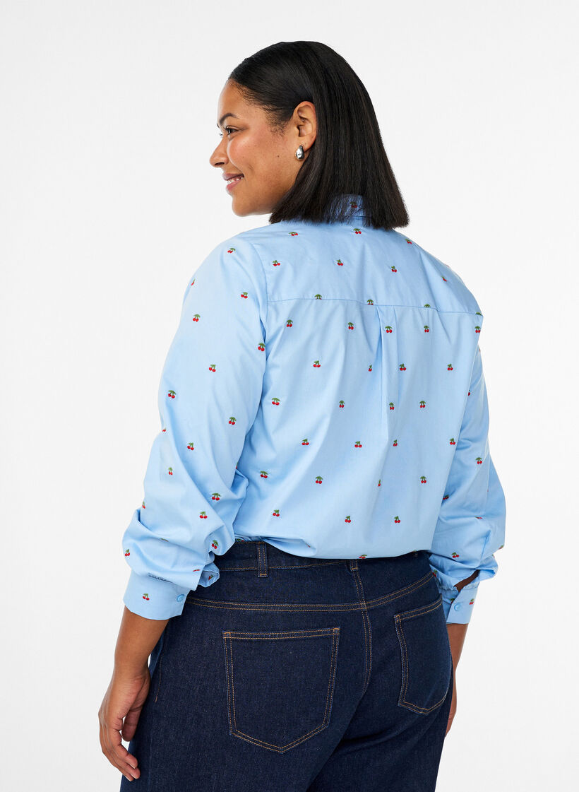 Chemise avec cerises brod&eacute;es, Bleu Clair, Model image number 2