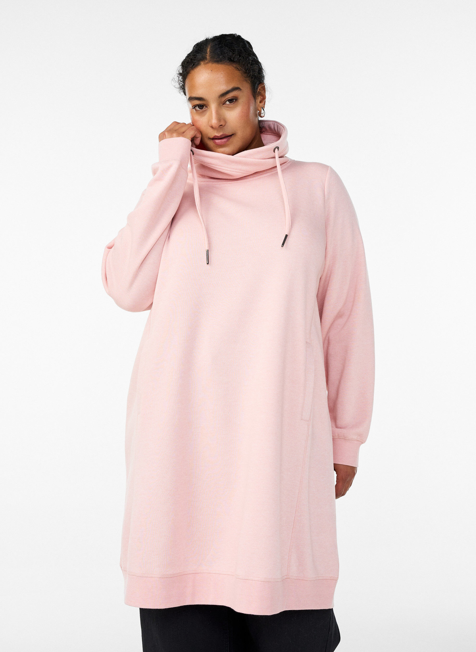 Robe sweat-shirt courte &agrave; col montant et poches, Rose poudr&eacute;e, Model