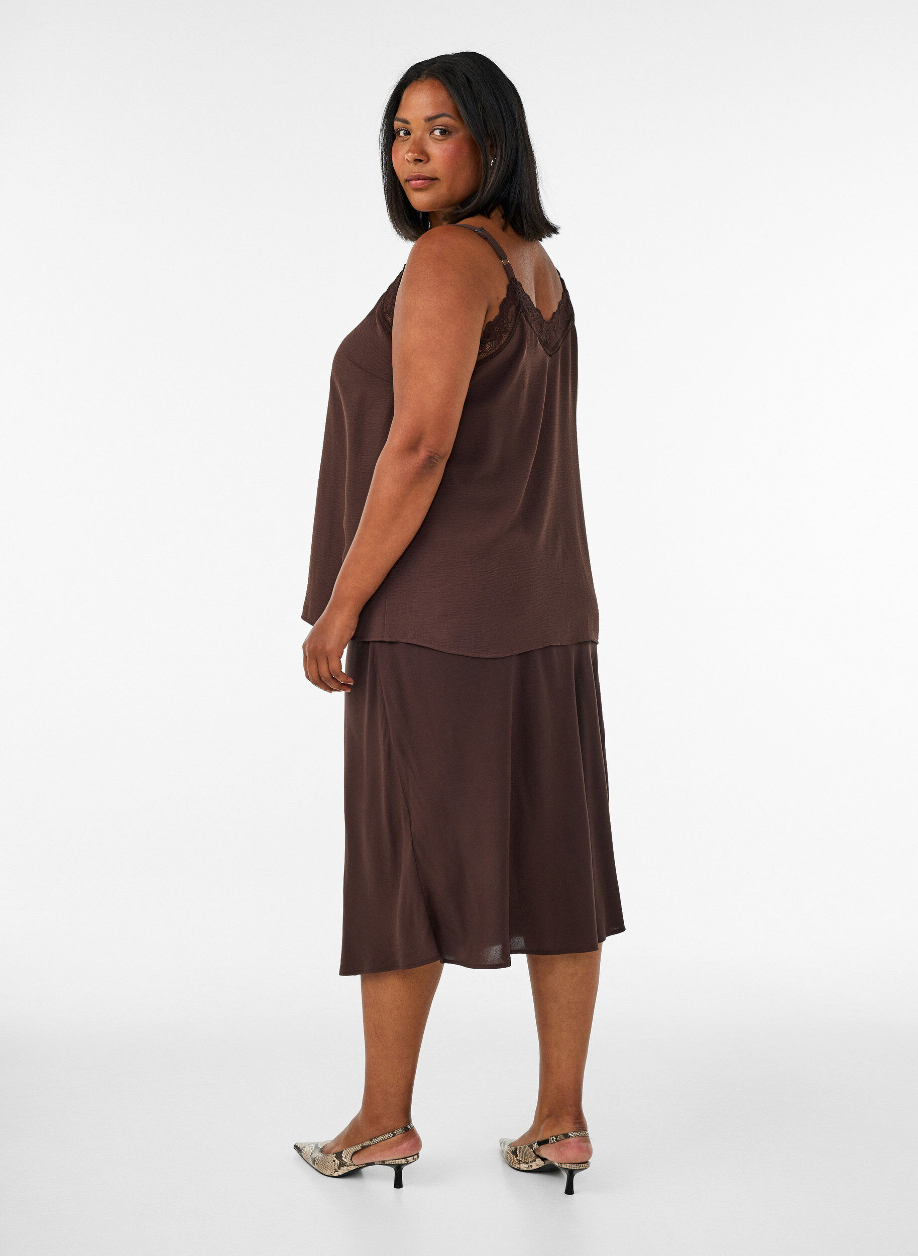 ZizziJupe en viscose avec une ceinture &eacute;lastique, Marron, Model image number 2