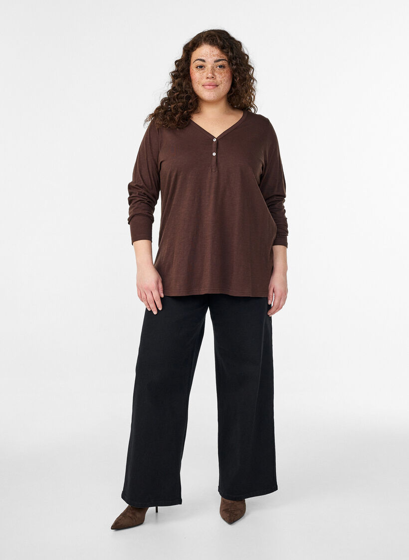 T-shirt &agrave; manches longues avec col V et boutons, Marron, Model image number 1
