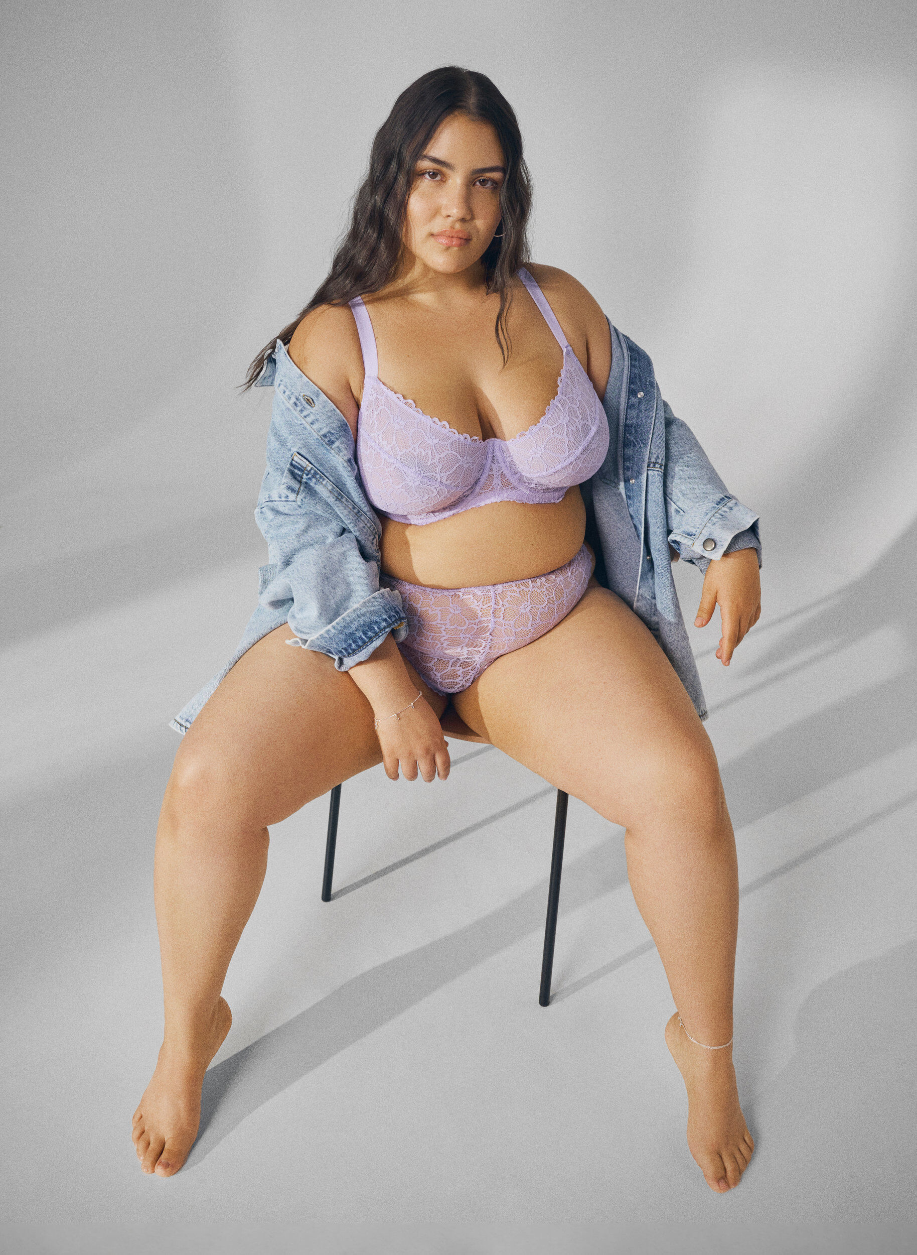 Zizzi String en dentelle florale avec taille r&eacute;guli&egrave;re, Mauve, Image image number 0