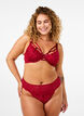 String en dentelle à taille régulière, Rouge, Model image number 0