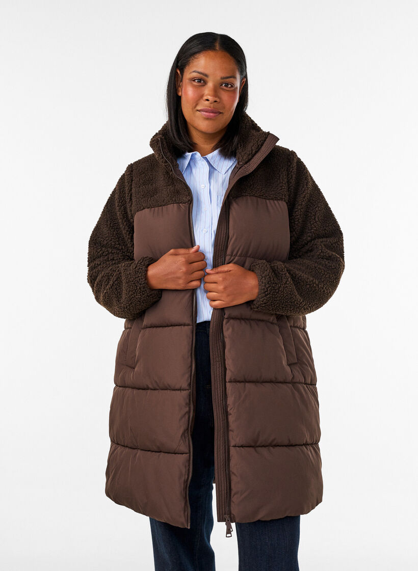 Doudoune mi-longue avec polaire teddy, Marron, Model
