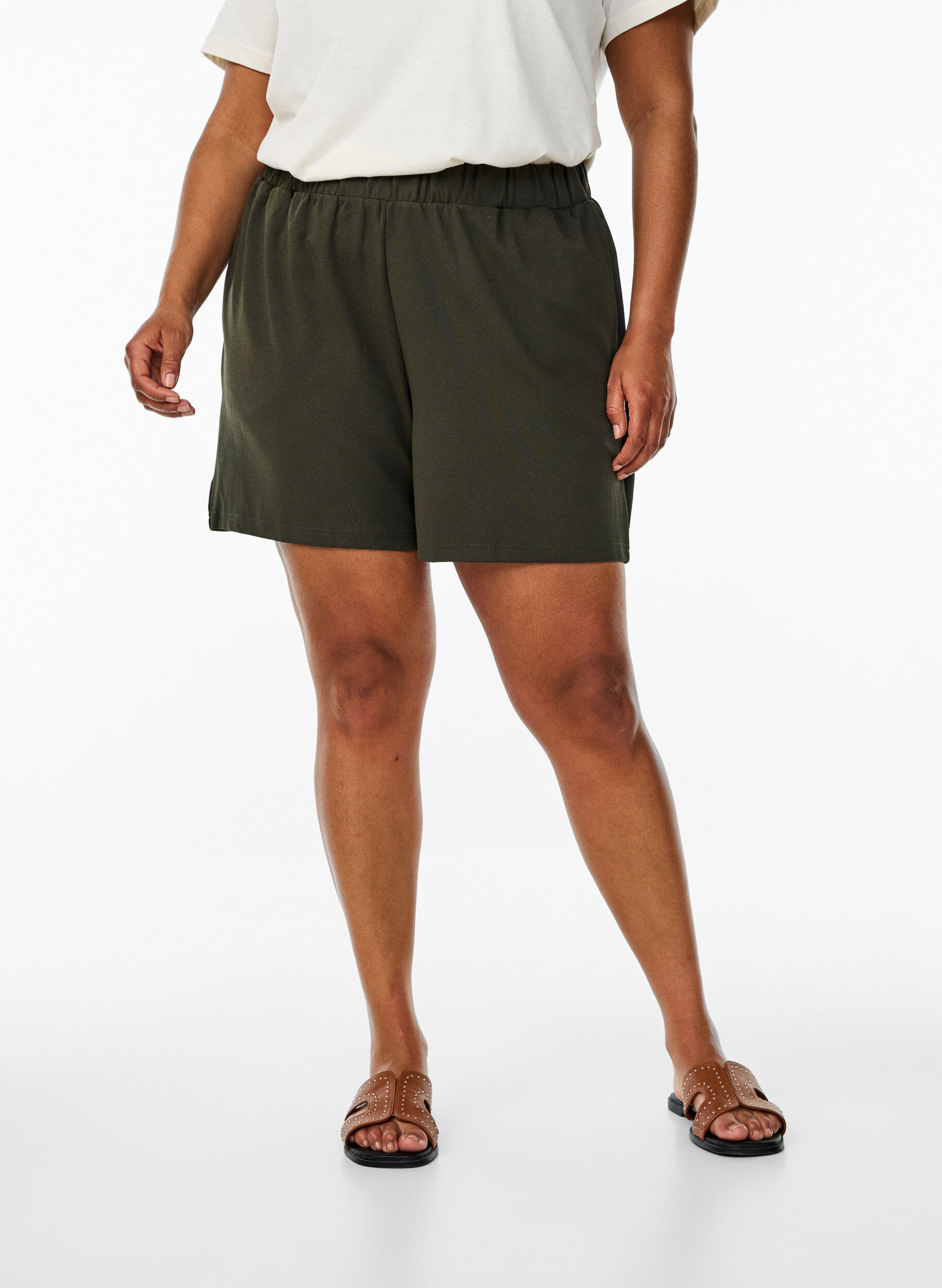 Zizzi FLASH - Shorts amples avec des poches, Vert, Model image number 2