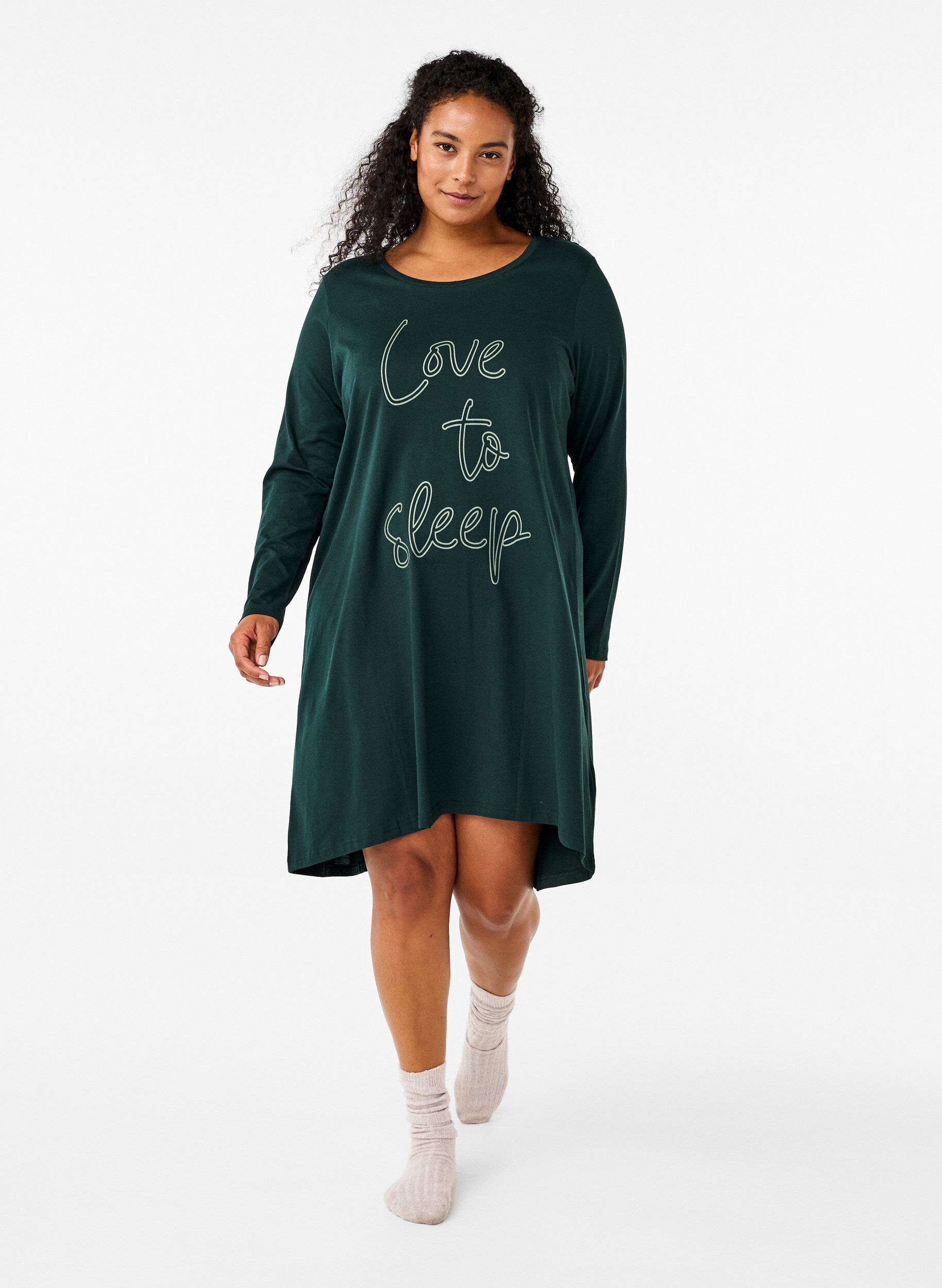 Zizzi Chemise de nuit &agrave; manches longues en coton bio, Vert fonc&eacute;, Model image number 1