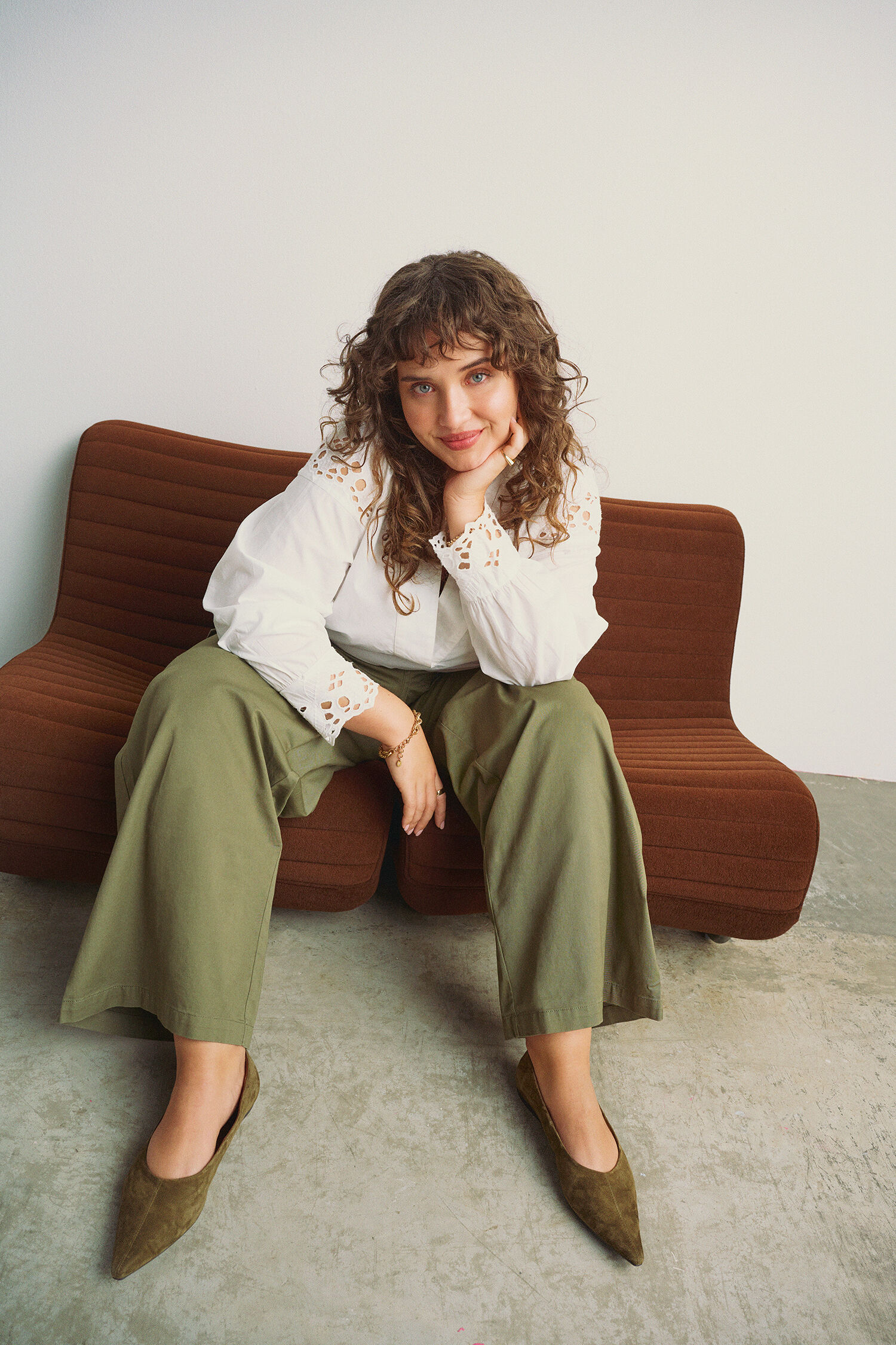 Look avec d&eacute;tails en broderie anglaise, , Model