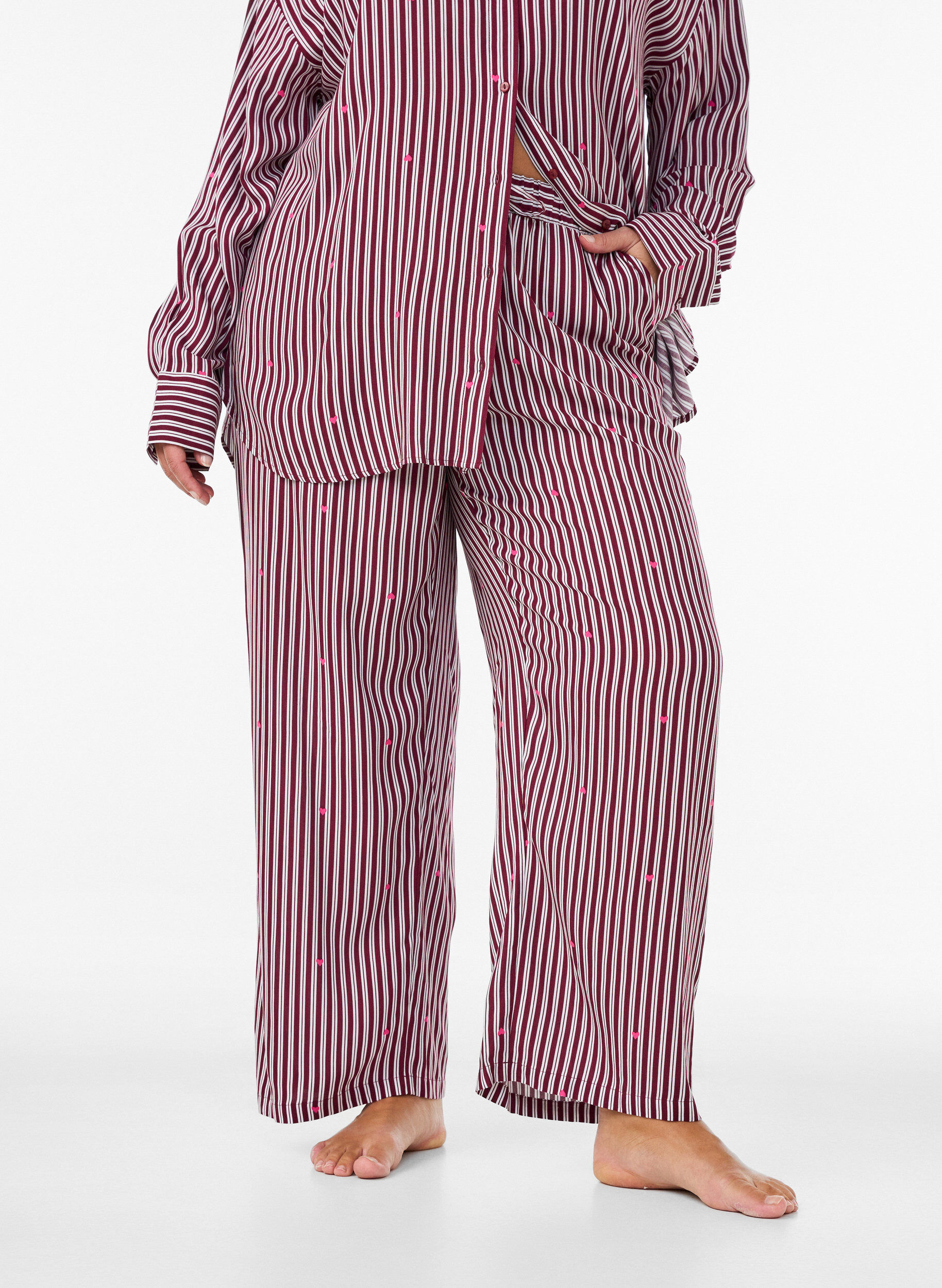 ZizziPantalon de nuit ample &agrave; rayures et c&oelig;urs, Bordeaux fonc&eacute;, Model image number 2
