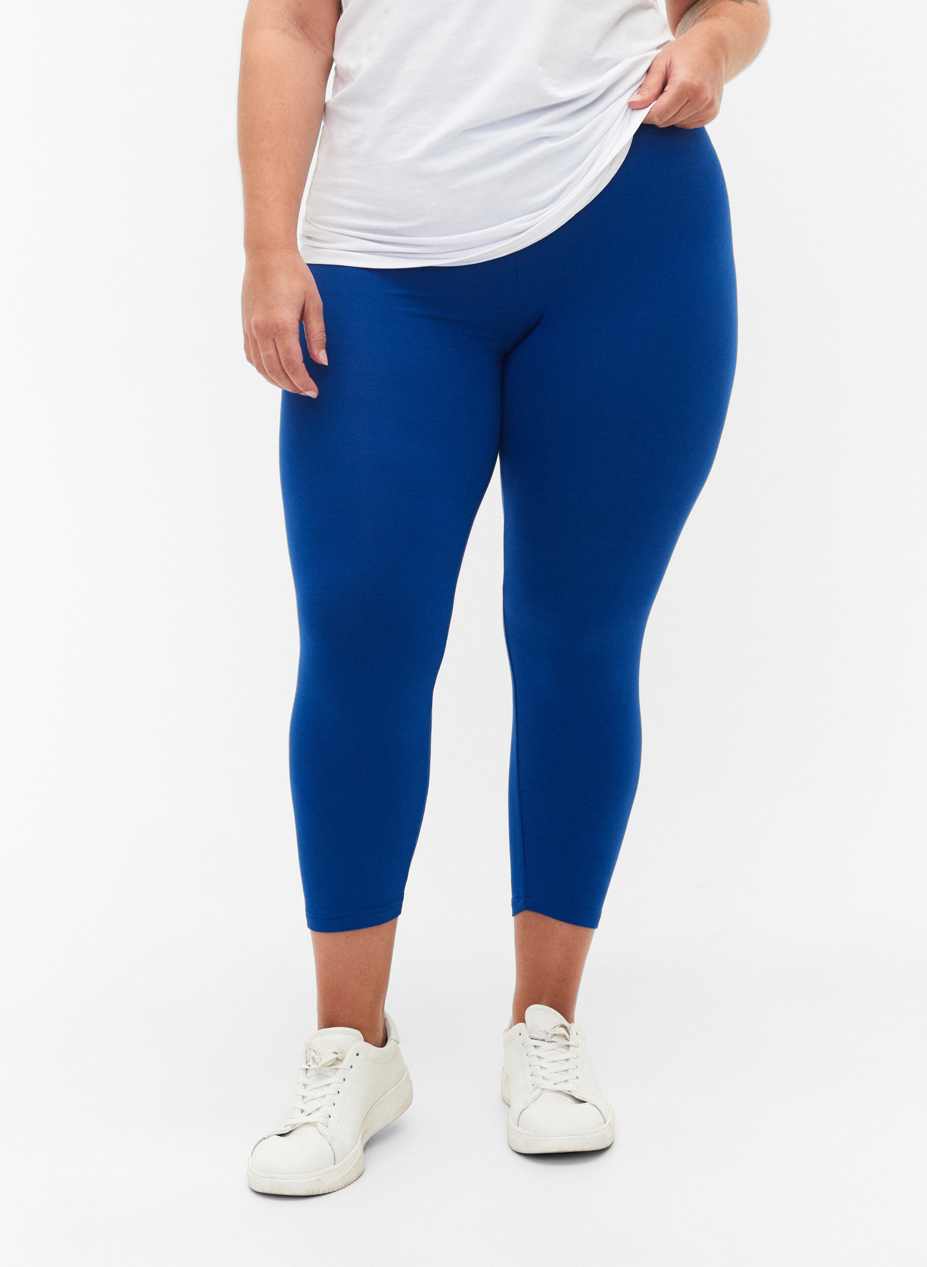 Zizzi Leggings basiques longueur 3/4 en viscose, Bleu, Model image number 0