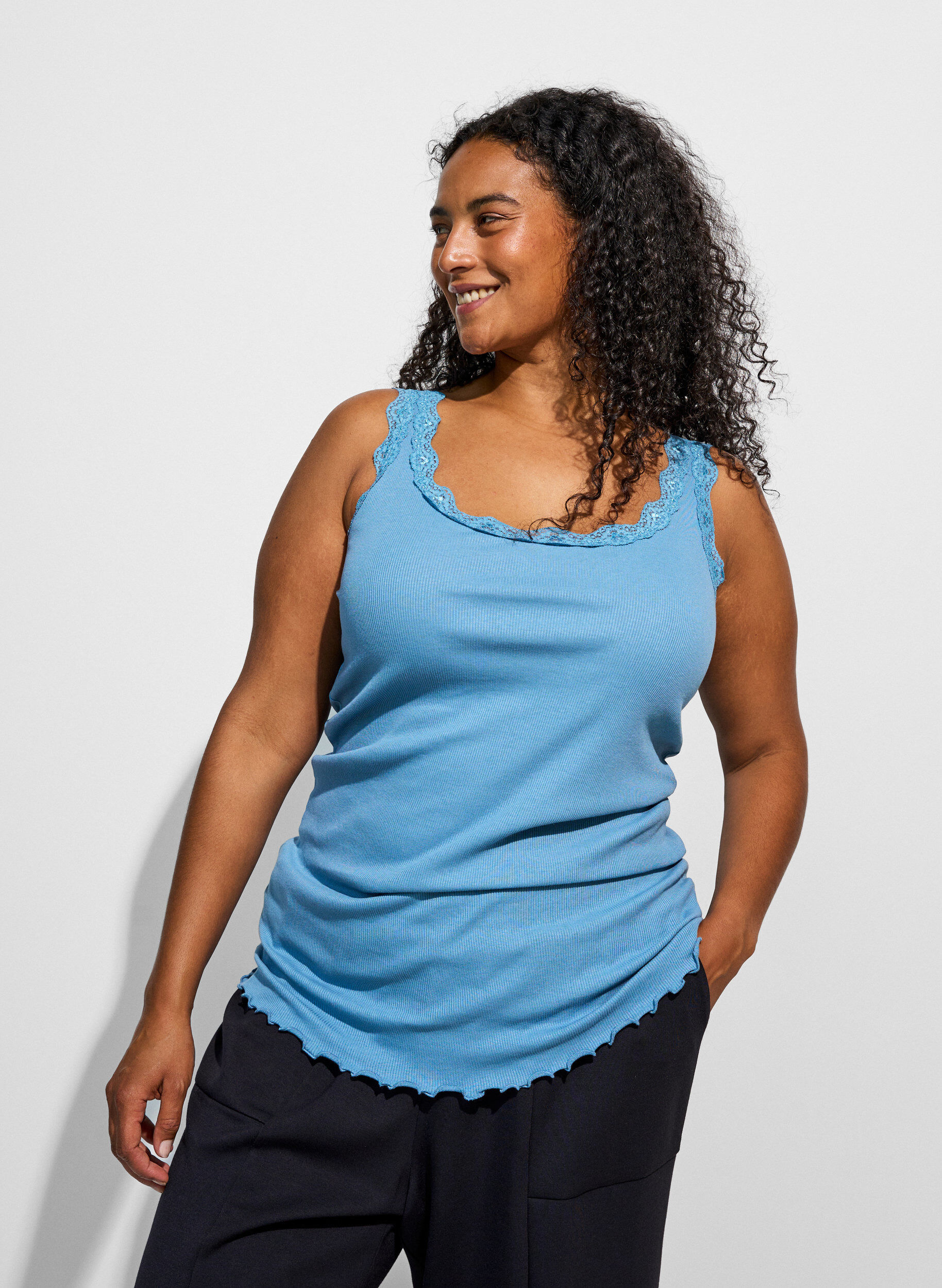 ZizziHaut &agrave; dentelle, Bleu, Model image number 3