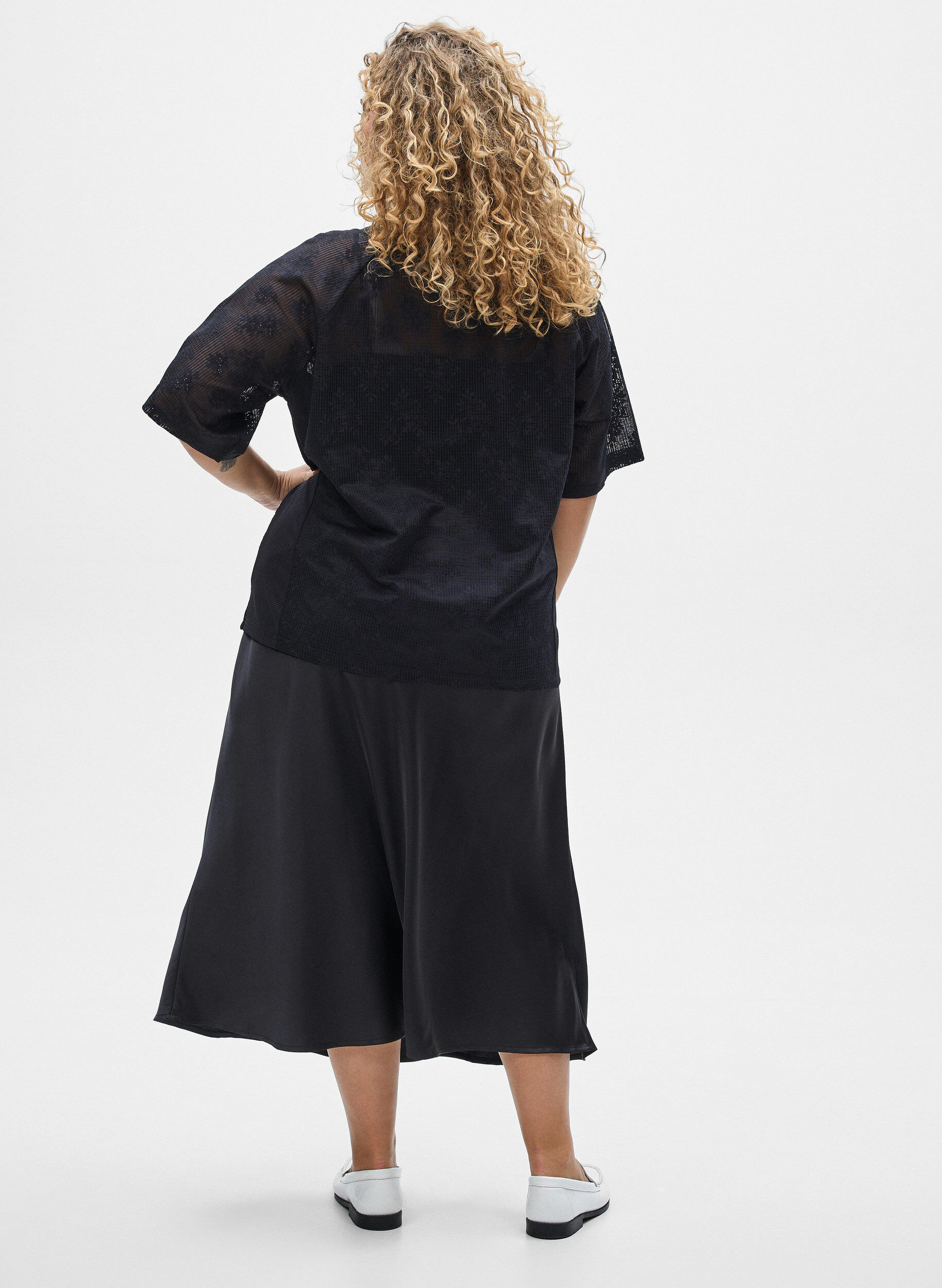 Zizzi Jupe midi en satin, Noir, Model image number 2