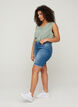 Short en jean taille haute avec bords bruts, Dark blue denim, Model image number 2