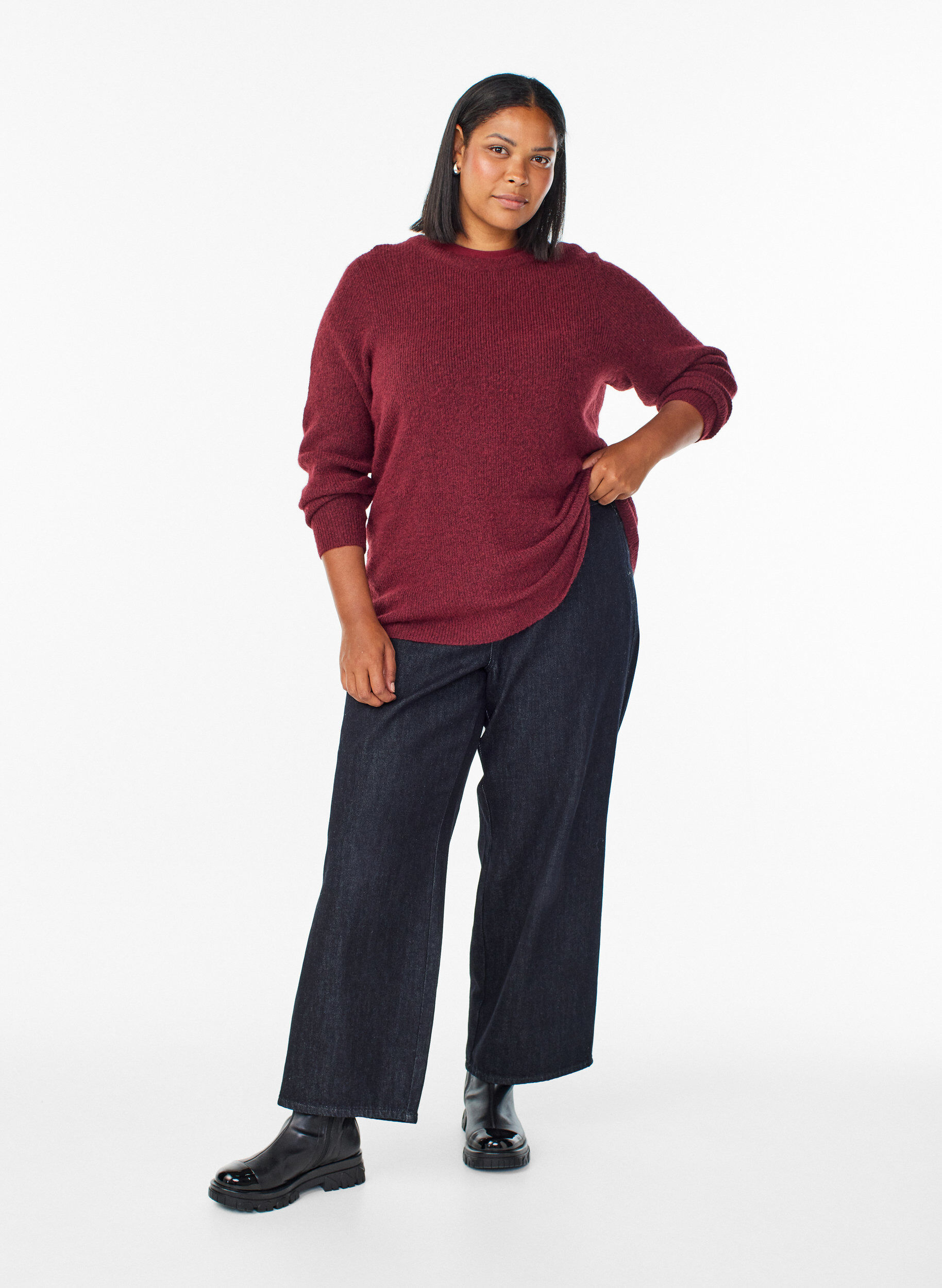 Zizzi Blouse en maille chin&eacute;e &agrave; col rond, Bordeaux, Model image number 1