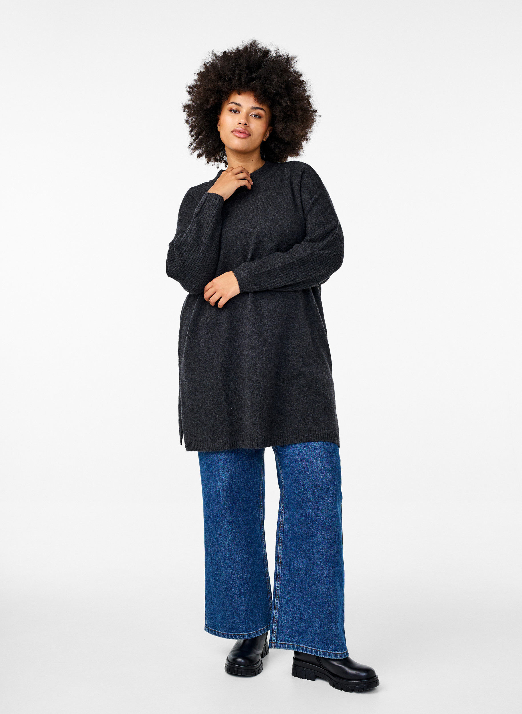 Zizzi Long chemisier tricot&eacute; &agrave; manches longues, Dark Grey Melange, Model image number 2