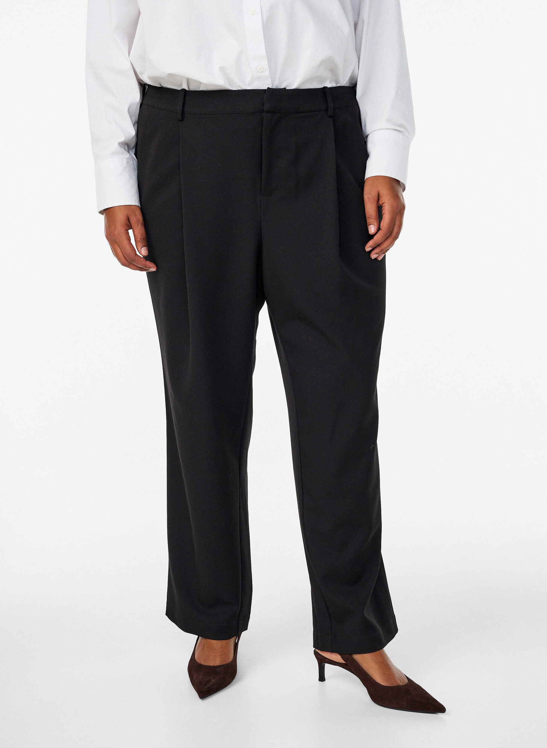Zizzi Pantalon de costume taille haute &agrave; jambes droites, Noir, Model image number 2