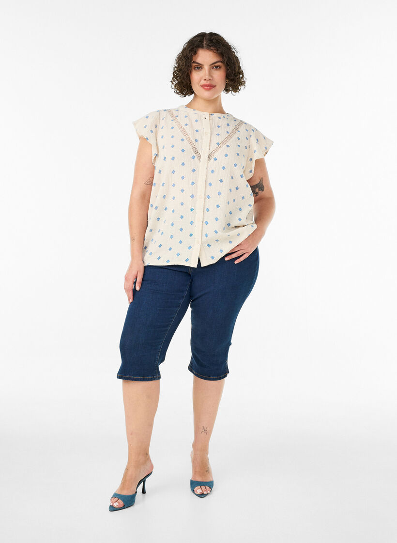 Blouse sans manches avec d&eacute;tails en crochet et volants, Beige, Model image number 1