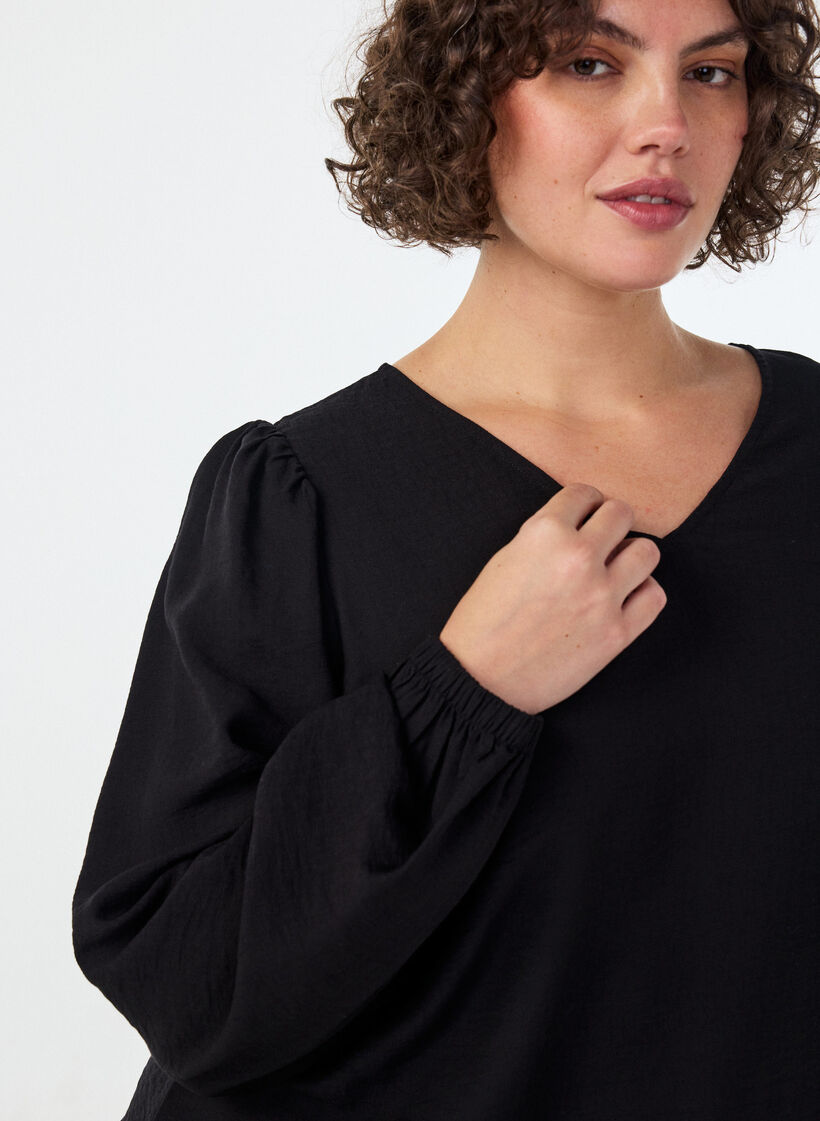 Blouse en viscose &agrave; col V et coupe ballon, Noir, Model image number 3