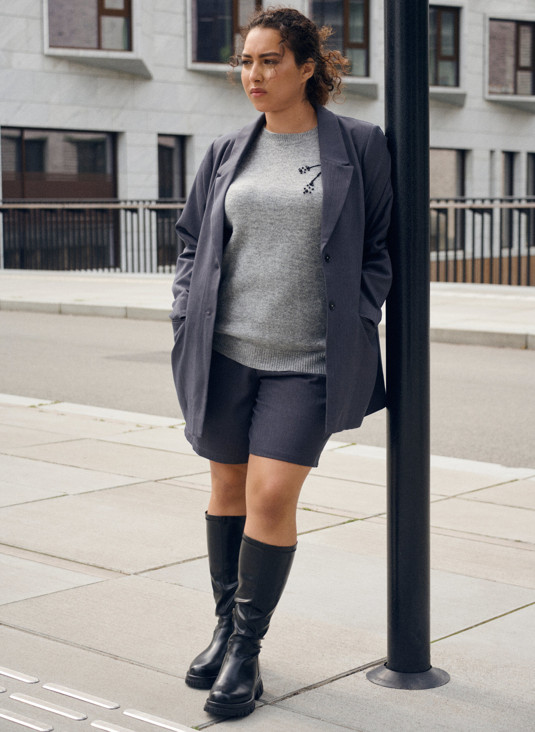 Zizzi Blazer classique avec poches, Gris anthracite, Image image number 0