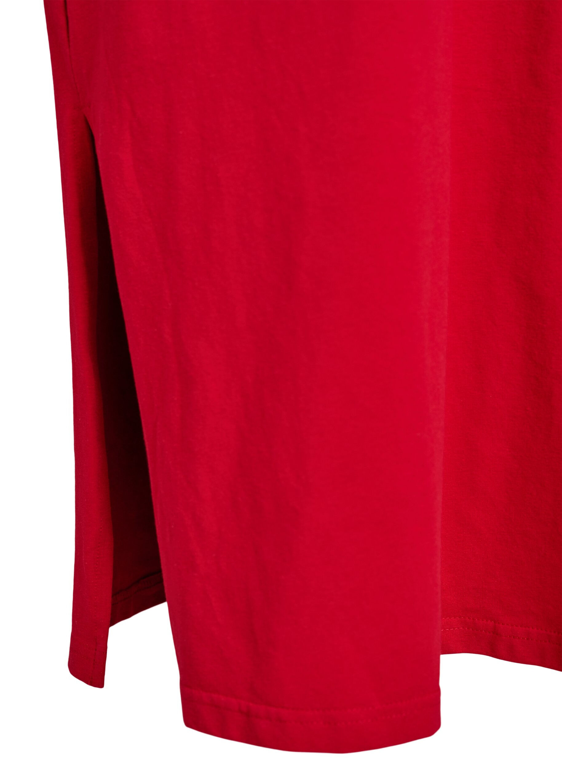 Zizzi Robe T-shirt midi avec col en V, Rouge, Packshot image number 3