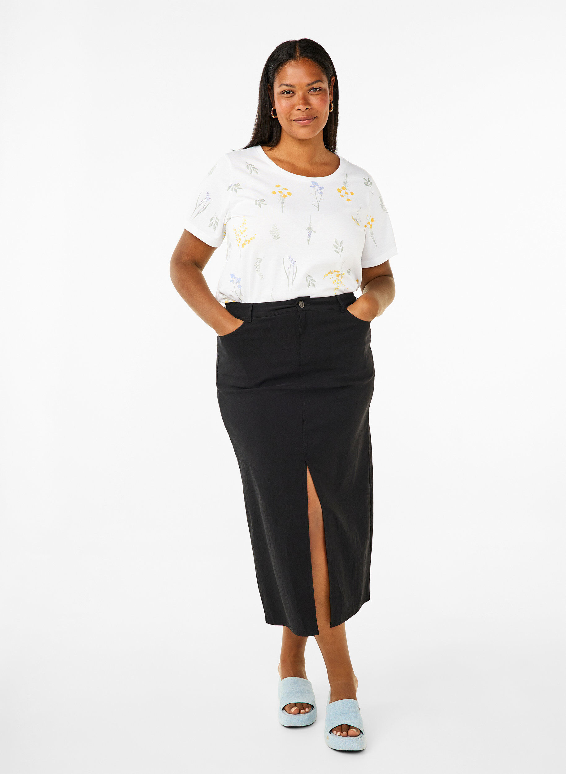 Jupe longue avec fente sur le devant, Noir, Model