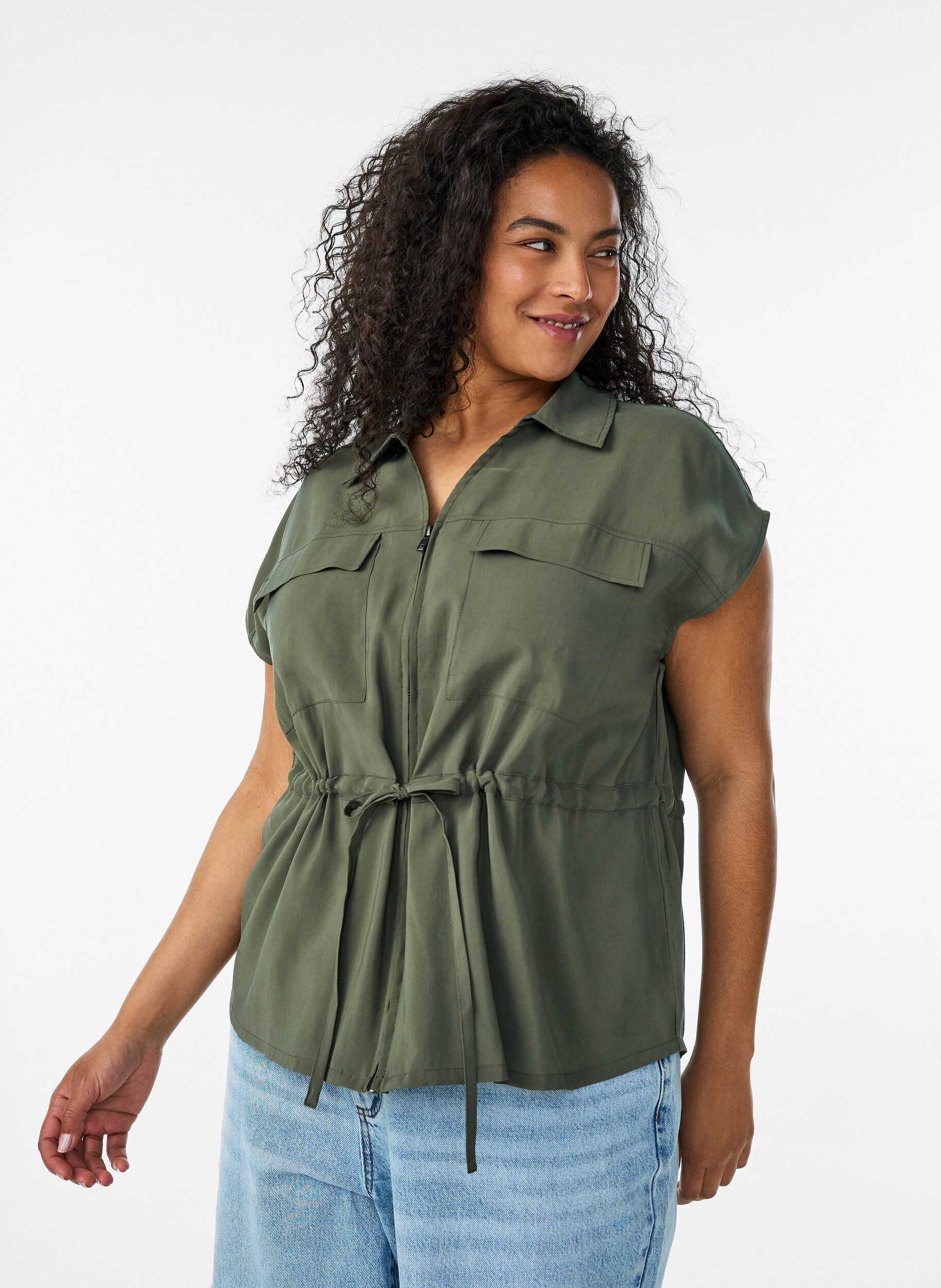 ZizziGilet en modal avec fermeture &eacute;clair et ceinture &agrave; nouer, Vert, Model image number 0