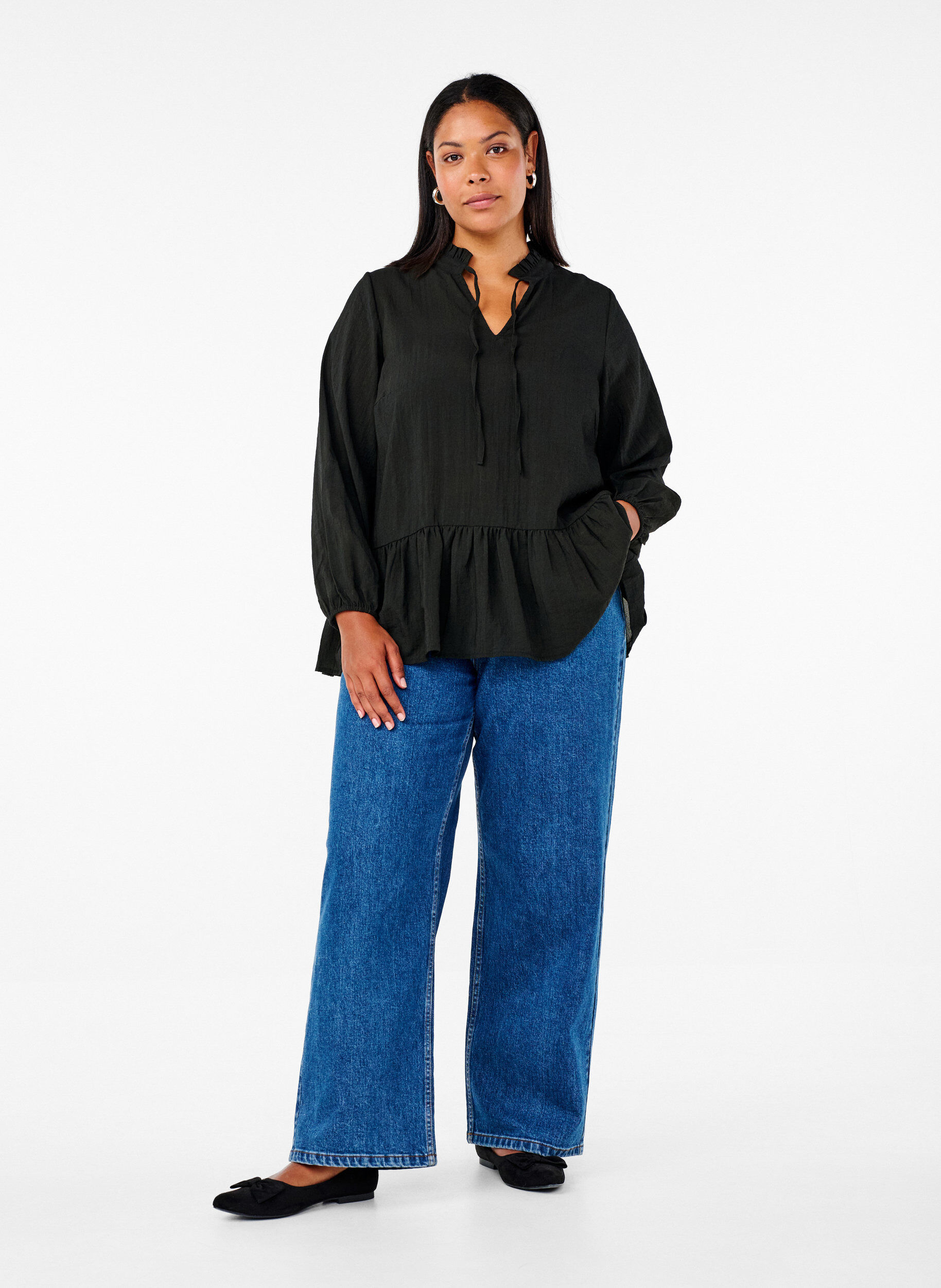 Zizzi Chemisier en viscose avec p&eacute;plum, Noir, Model image number 1