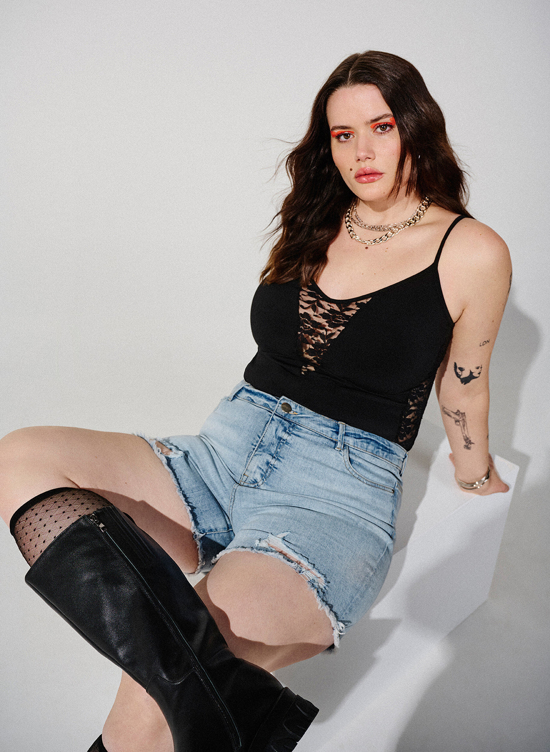 Zizzi Shorts en jean avec d&eacute;tails vieillis, Light Blue Denim, Image image number 0