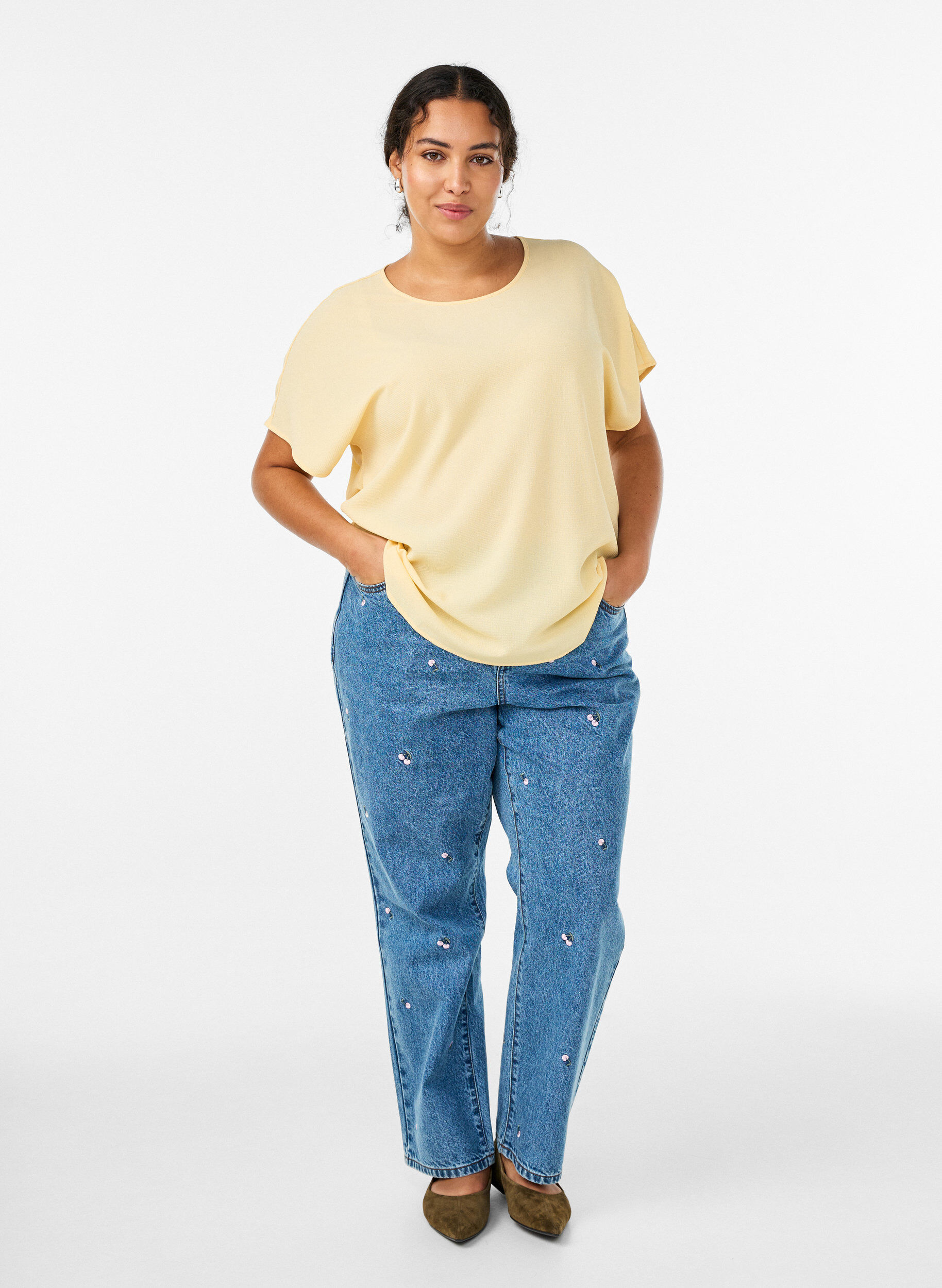 Zizzi Blouse &agrave; manches courtes et encolure ronde, Jaune clair, Model image number 1