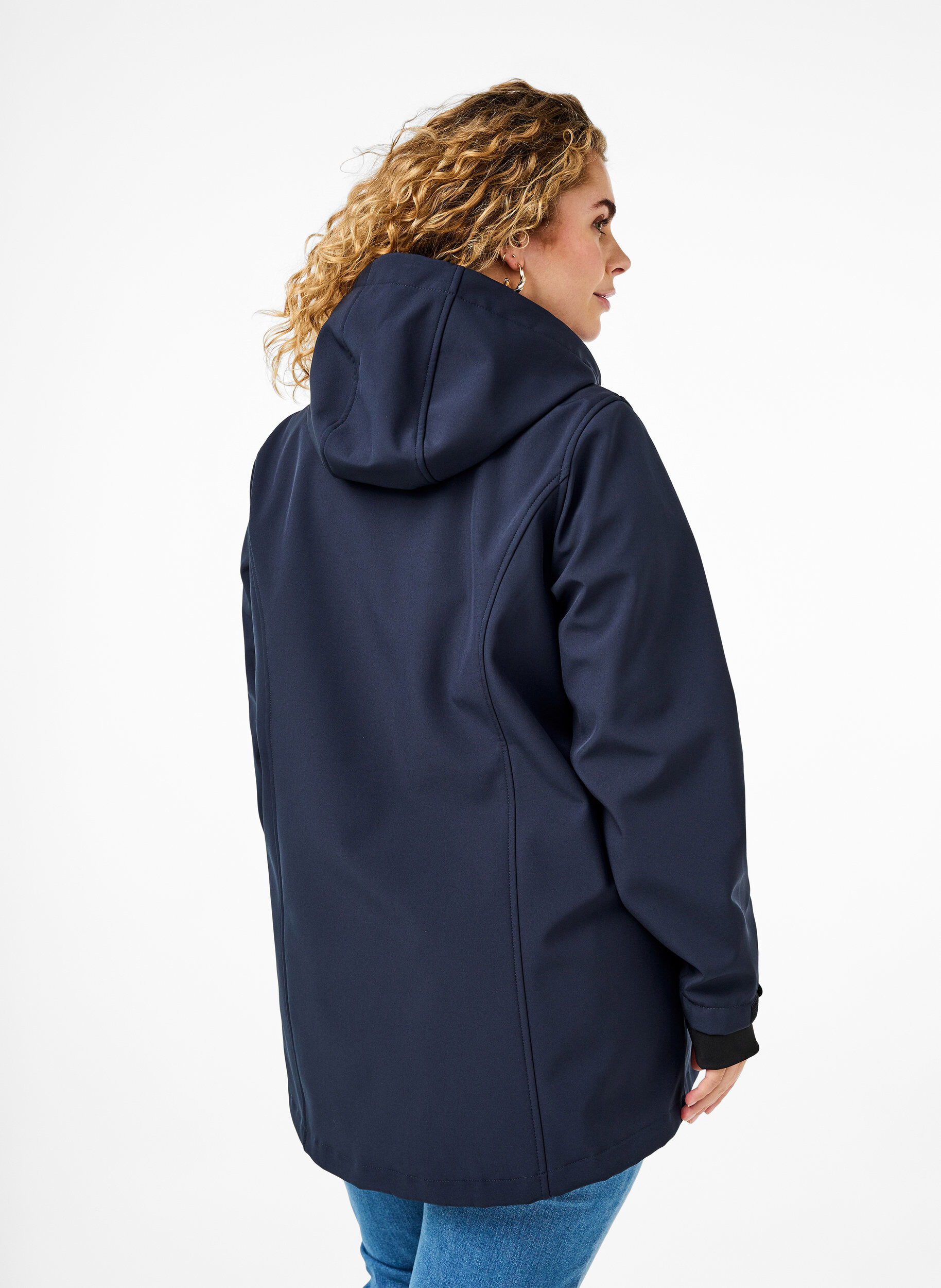 Zizzi Veste courte softshell avec capuche amovible, Bleu, Model image number 2