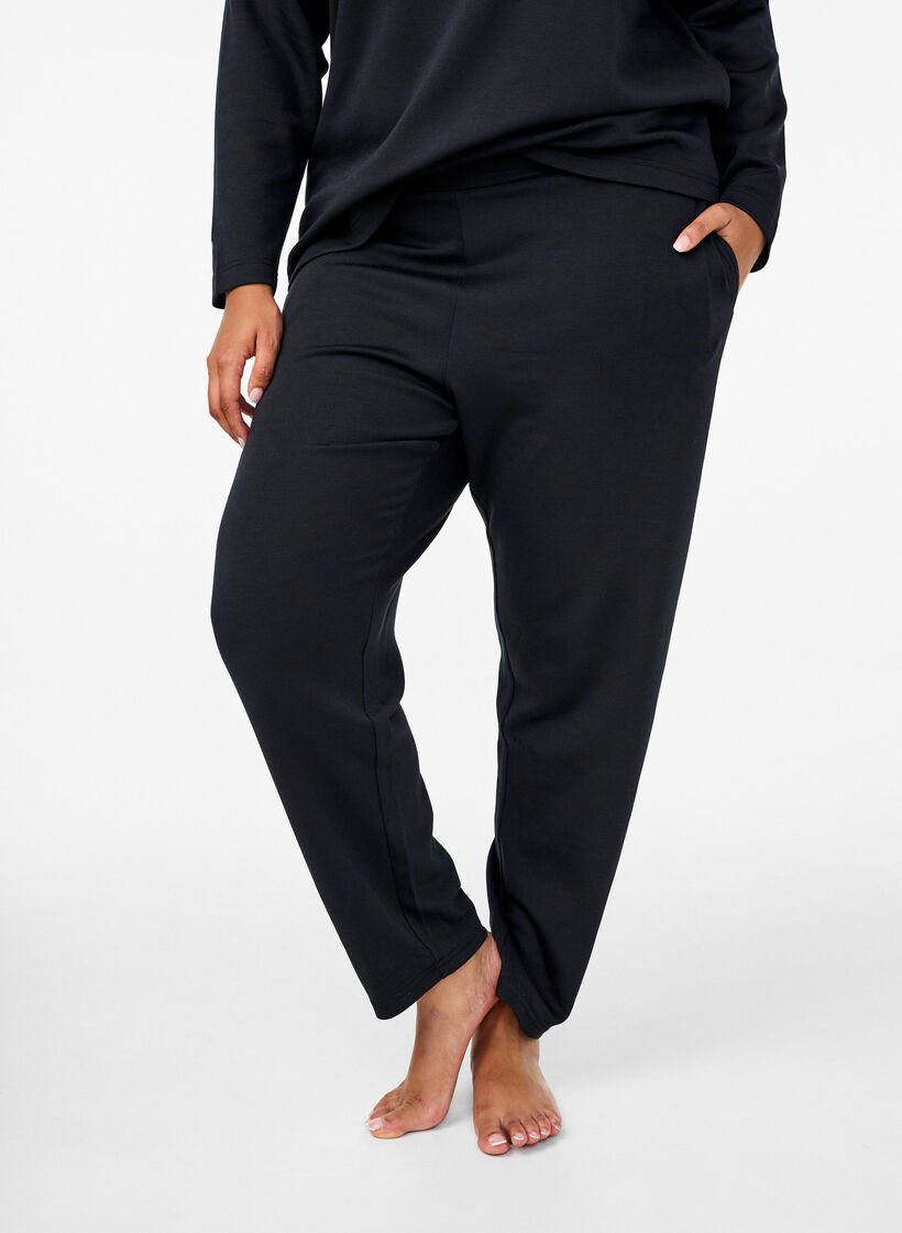 Pantalon comprenant du modal avec ceinture élastiquée, Noir, Model image number 2