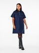 Robe en denim avec manches courtes et poches de poitrine, Dark Blue Denim, Model image number 2