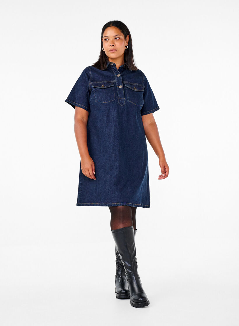 Robe en denim avec manches courtes et poches de poitrine, Dark Blue Denim, Model image number 2