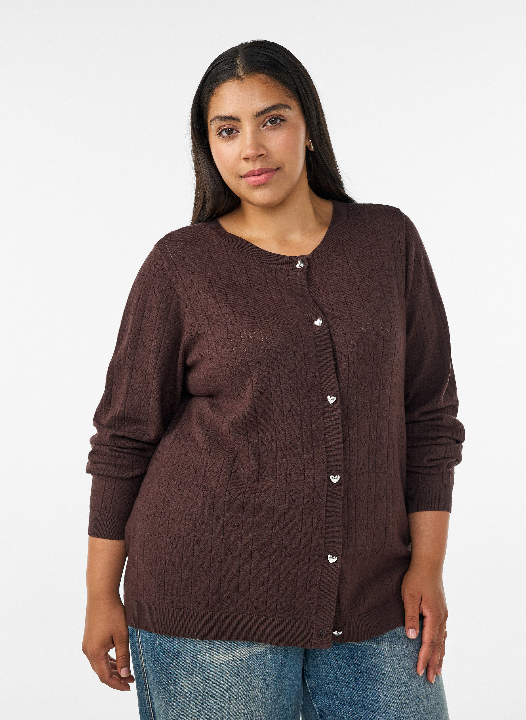 Cardigan en maille avec broderie ajour&eacute;e en forme de c&oelig;ur, Marron, Model