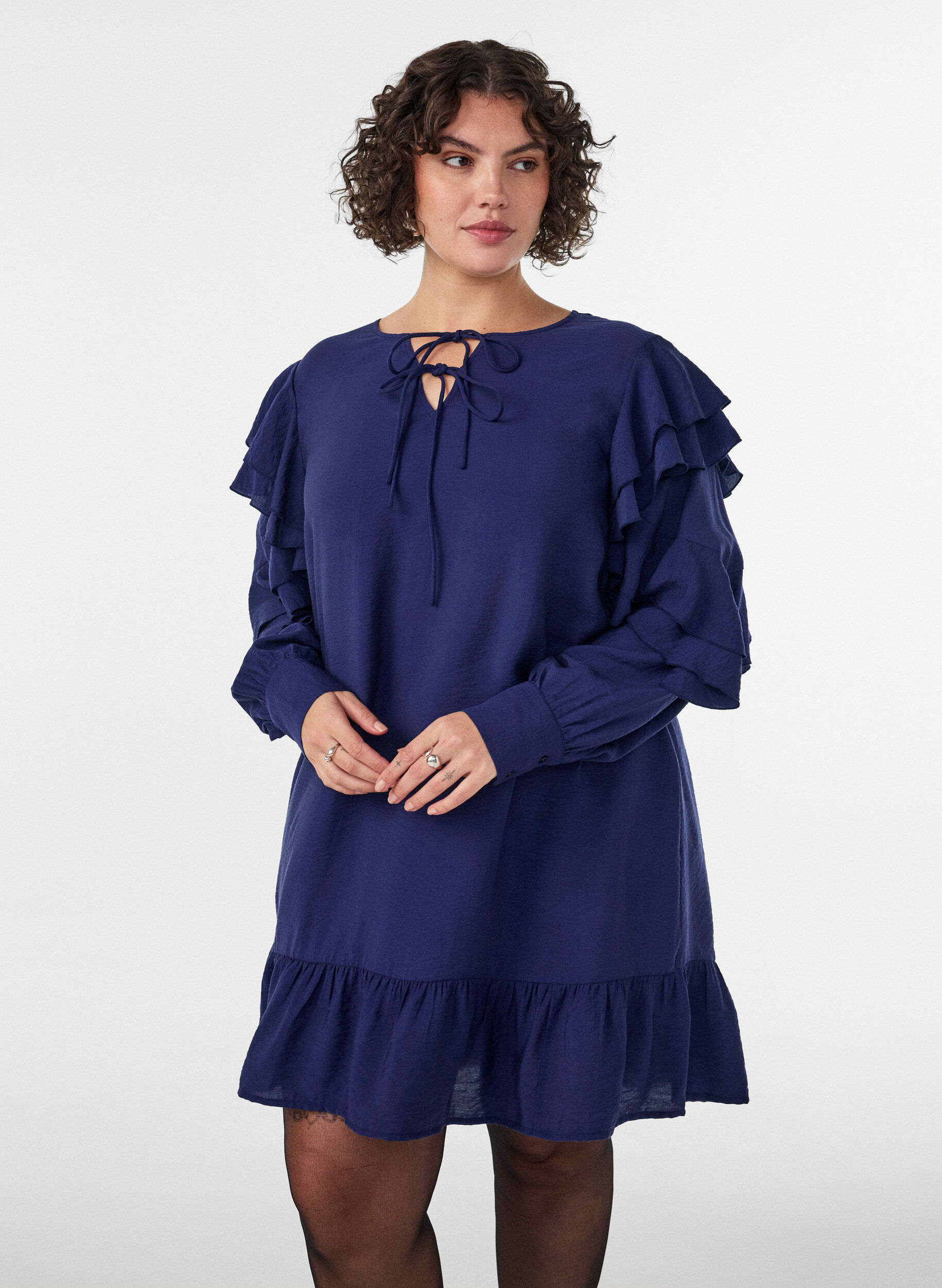 Robe en viscose avec volants et liens &agrave; nouer, Bleu, Model