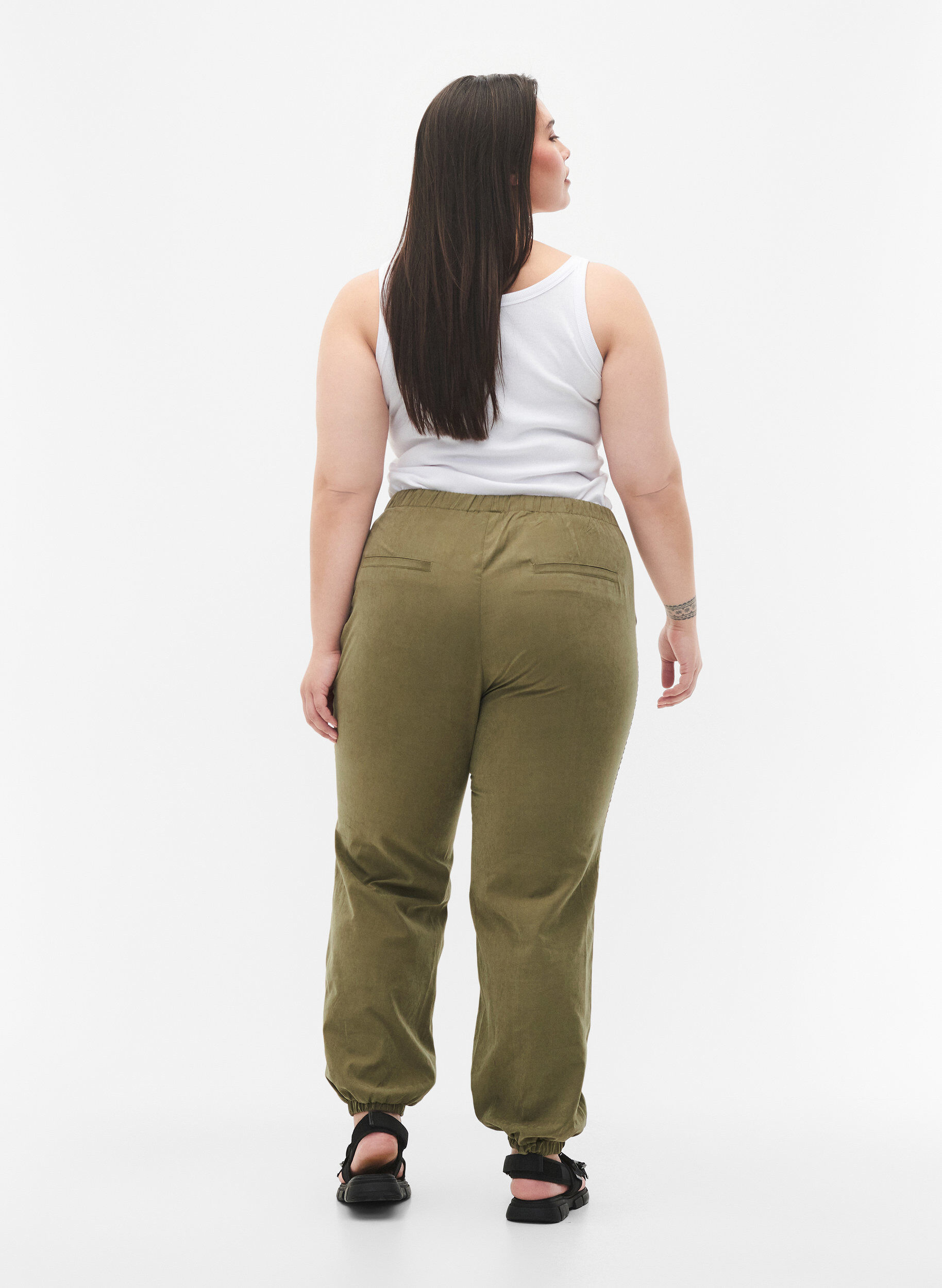 Zizzi Pantalon ample avec &eacute;lastique, Martini Olive, Model image number 1