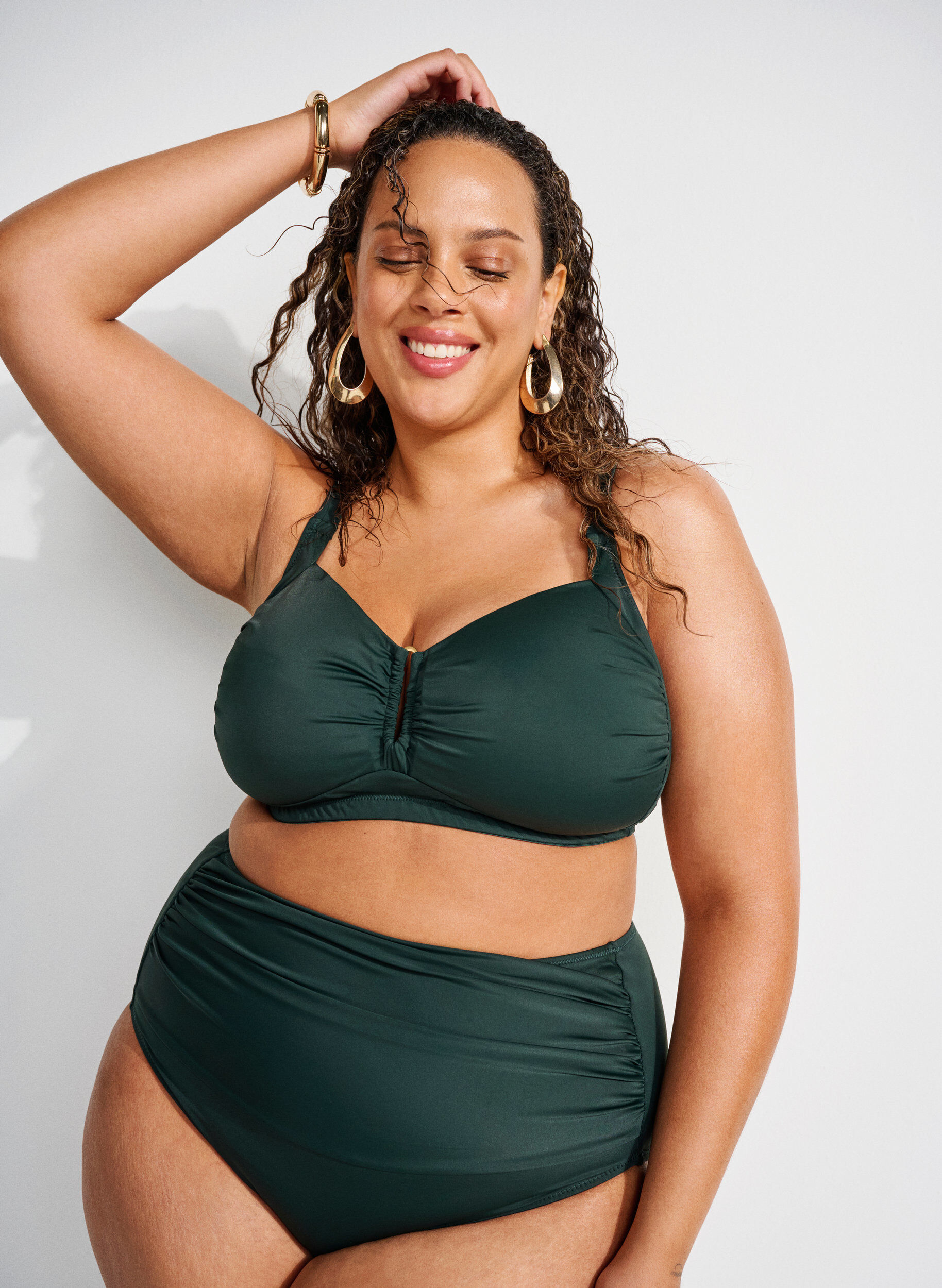 Haut de bikini rembourr&eacute; avec d&eacute;tail anneau