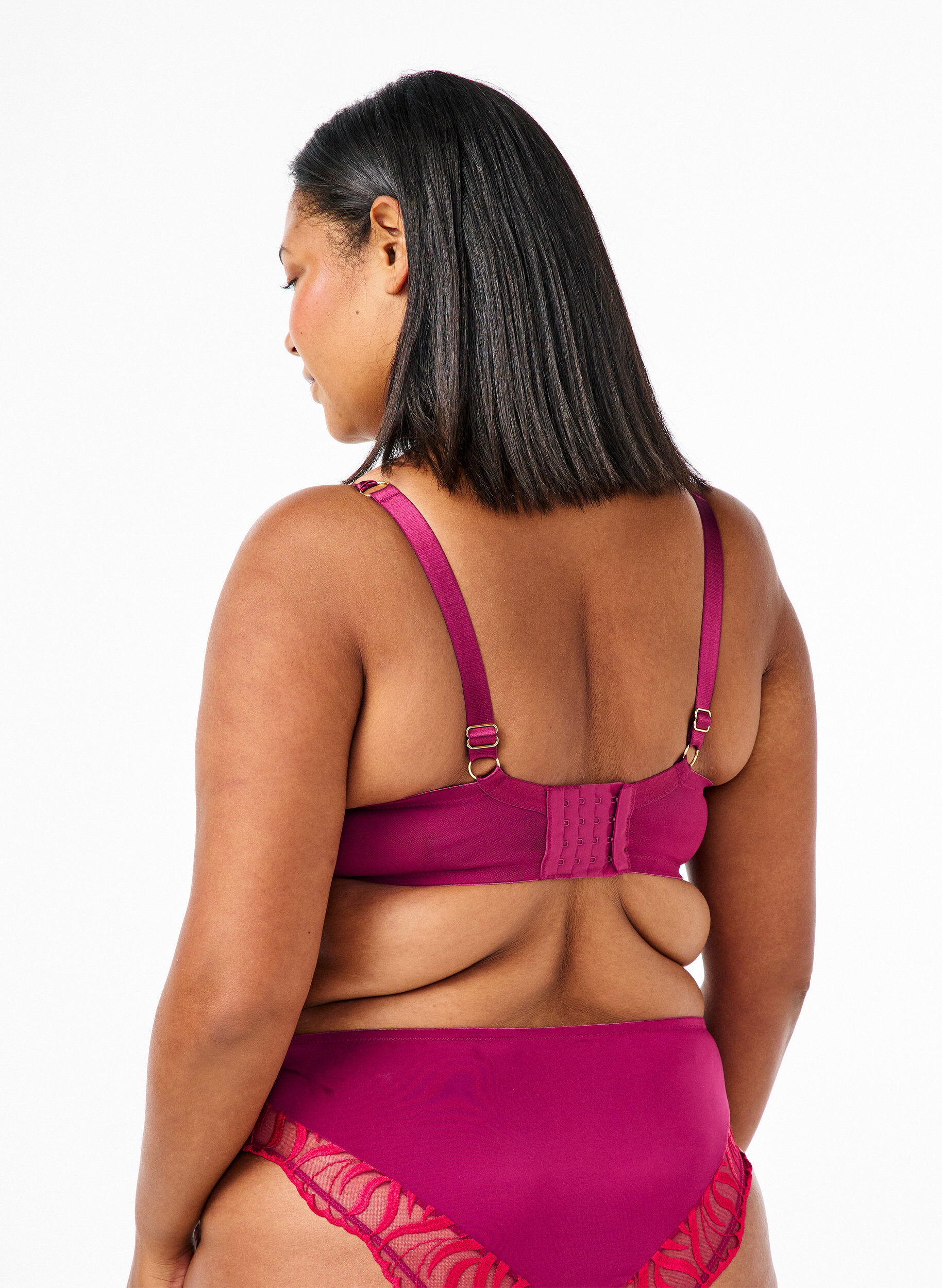 Zizzi Soutien-gorge moul&eacute; &agrave; motif brod&eacute;, Rouge, Model image number 1